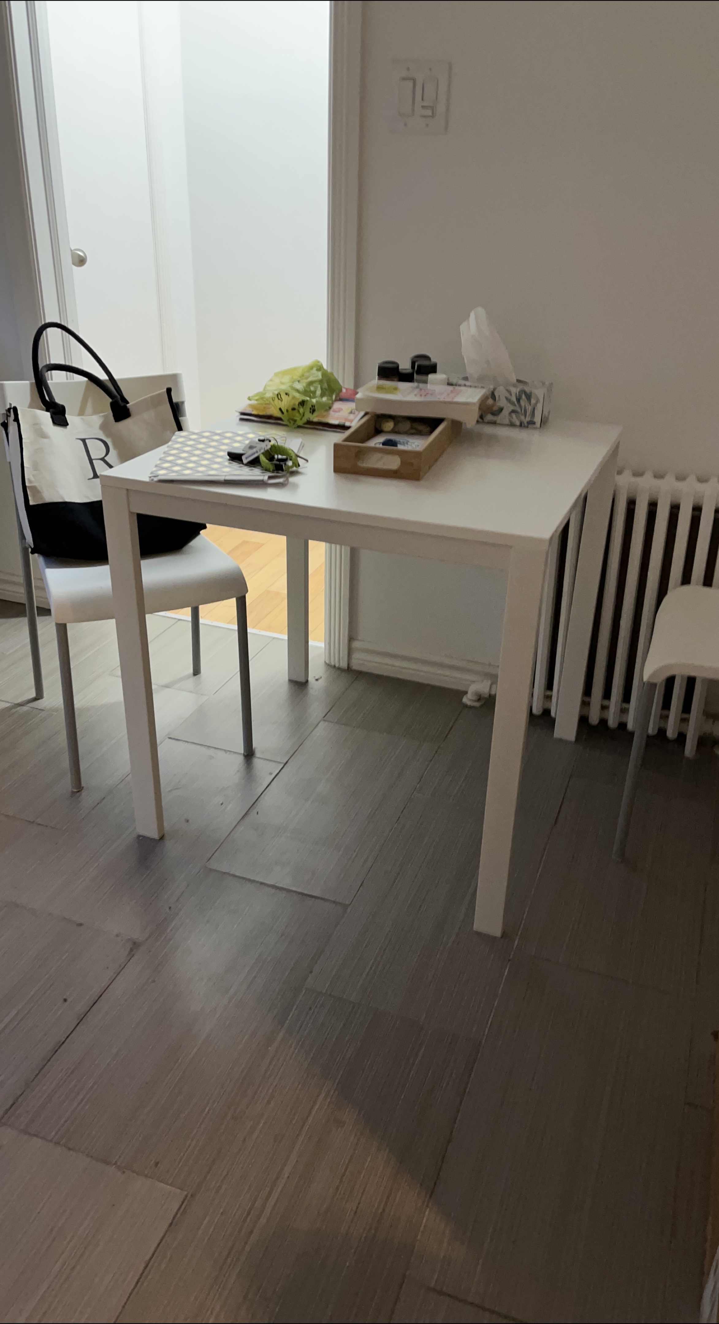 White Kitchen Table (ikea) thumbnail
