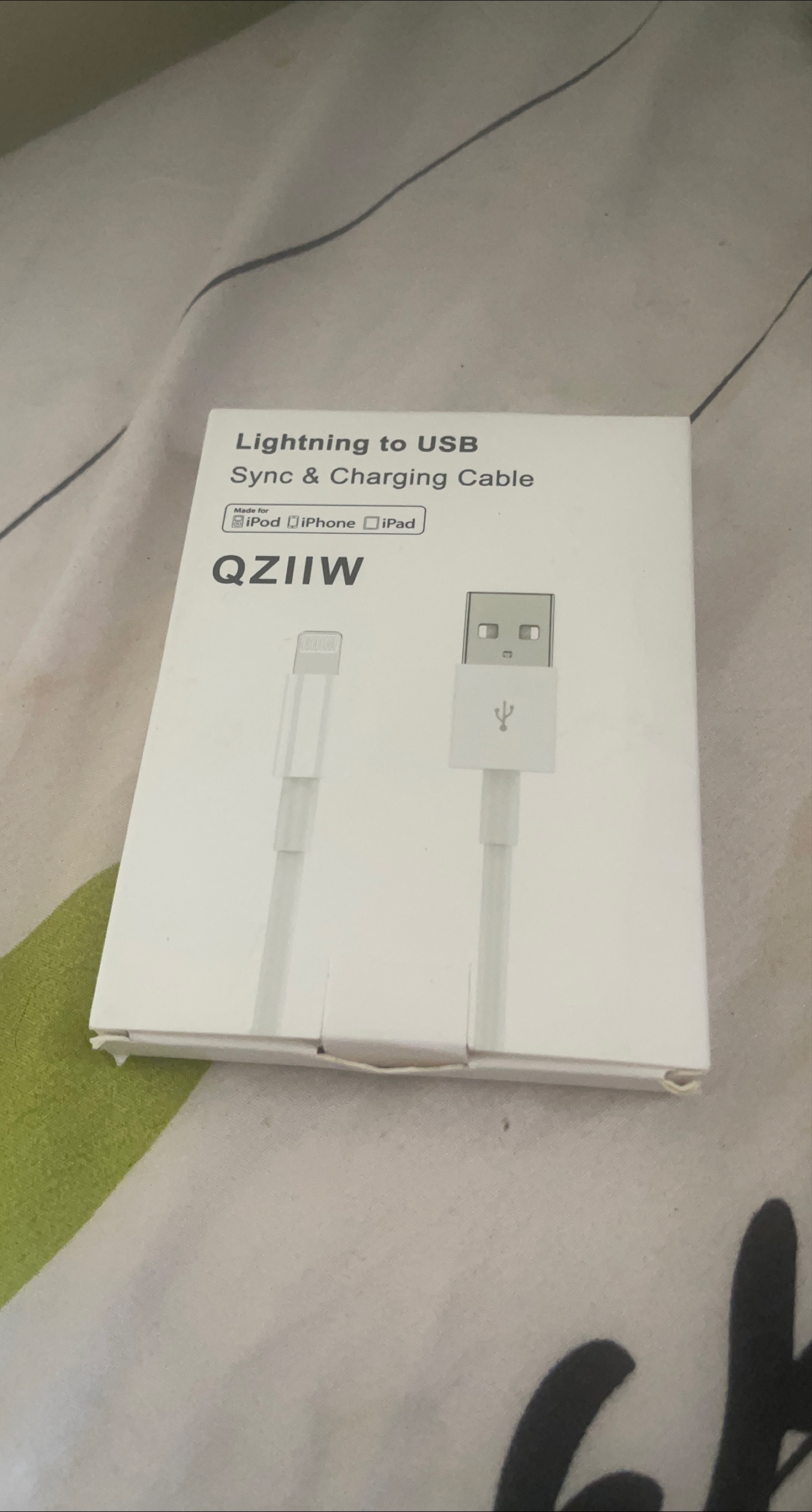 QZIIW Lightning to USB Sync & Charging Cable thumbnail