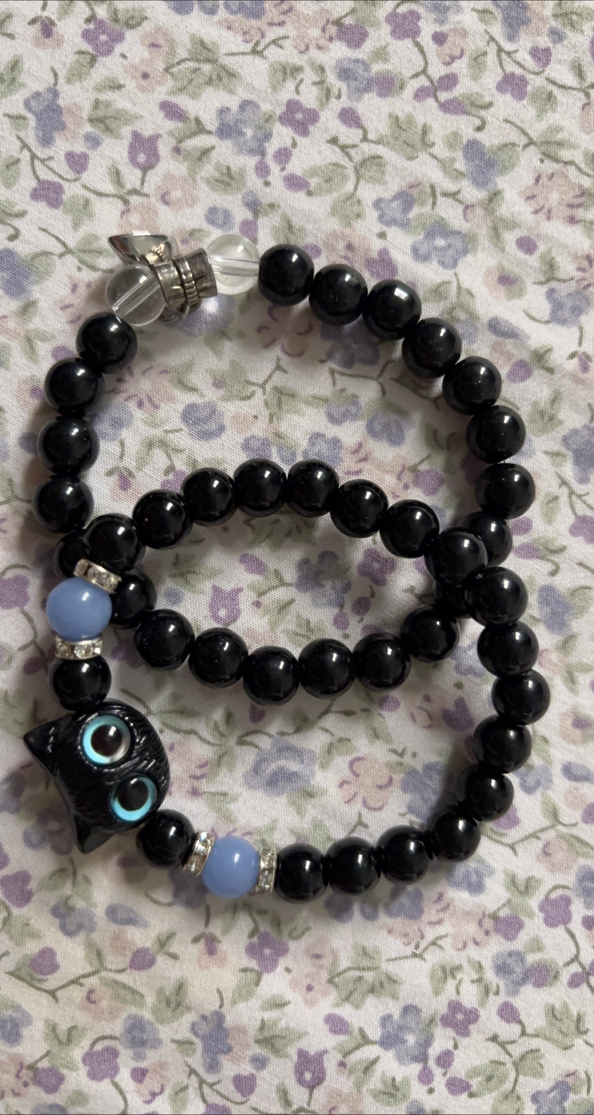 Black Beaded Bracelet with Cat 🥕💚 thumbnail