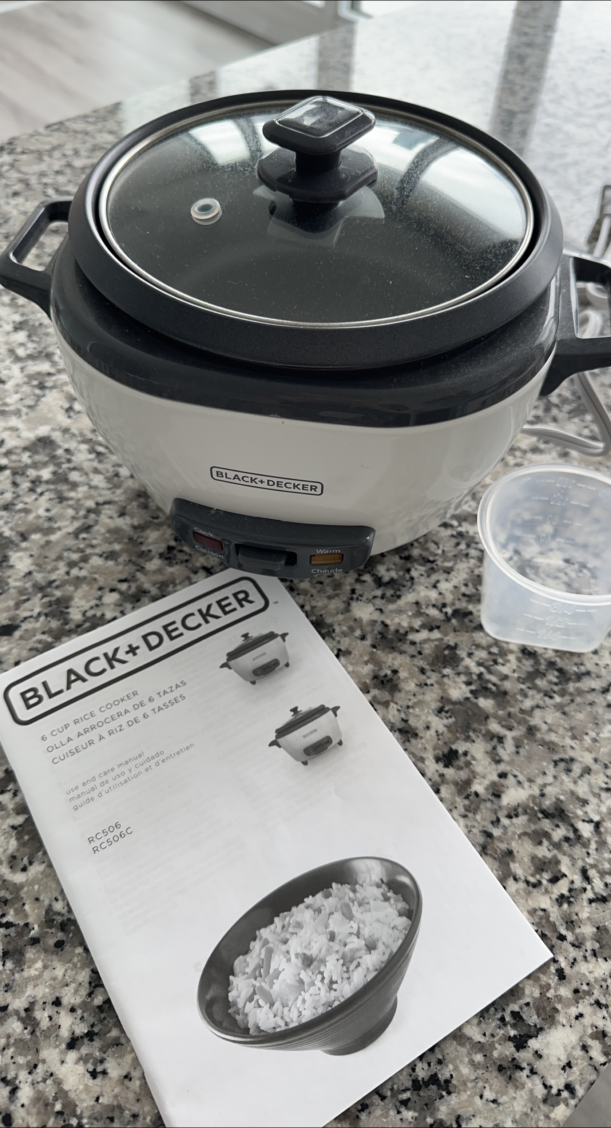 ‼️MOVING SALE‼️ Black+Decker 6-Cup Rice Cooker thumbnail