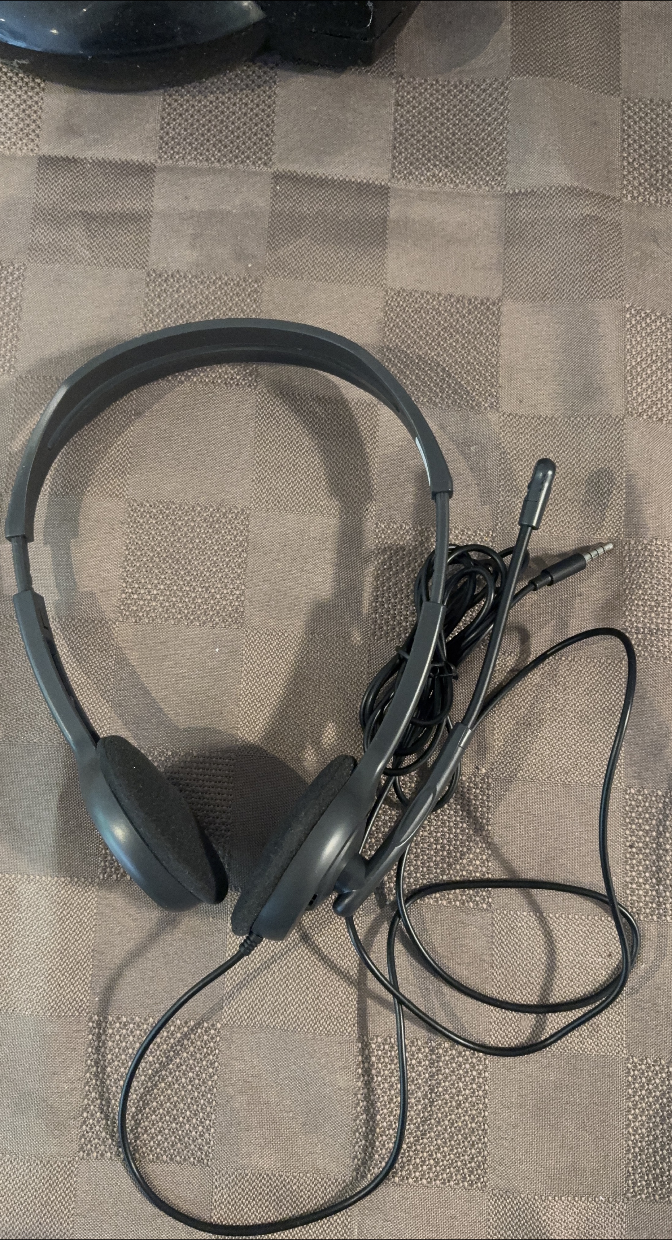 Logitech Headset with Microphone thumbnail