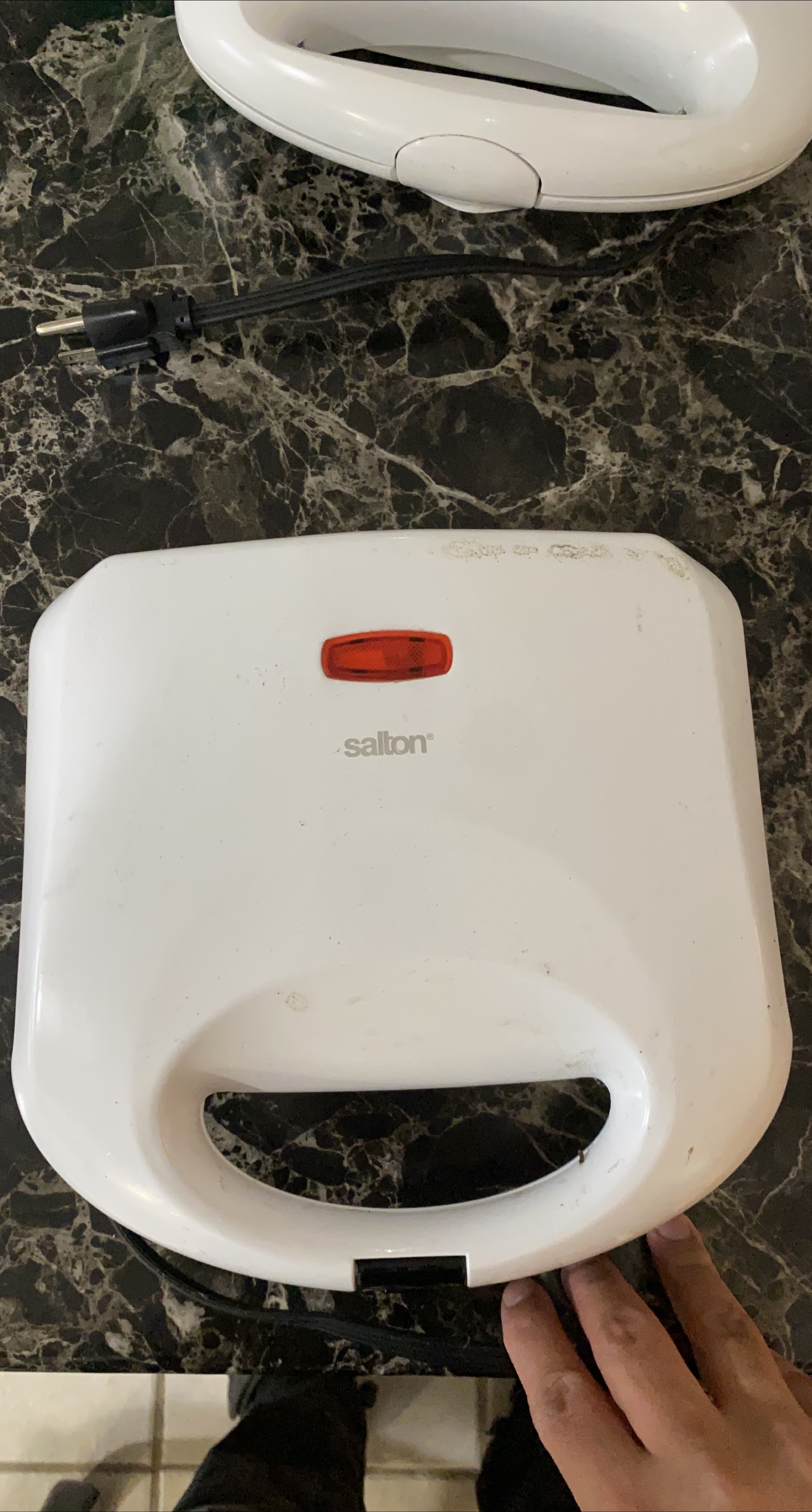 Salton Sandwich Maker thumbnail
