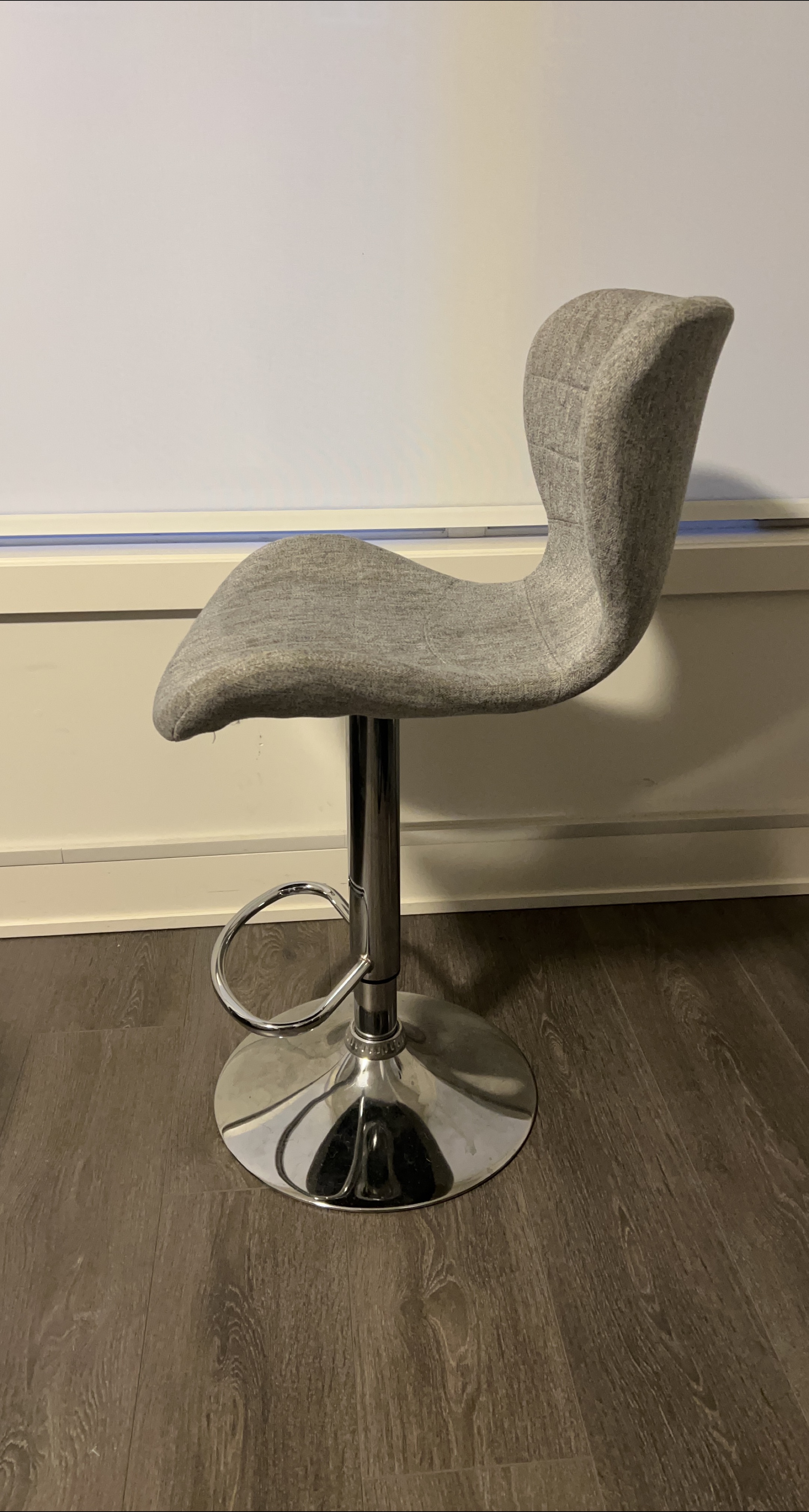 🥕Grey Bar Stool with Chrome Base💚 thumbnail
