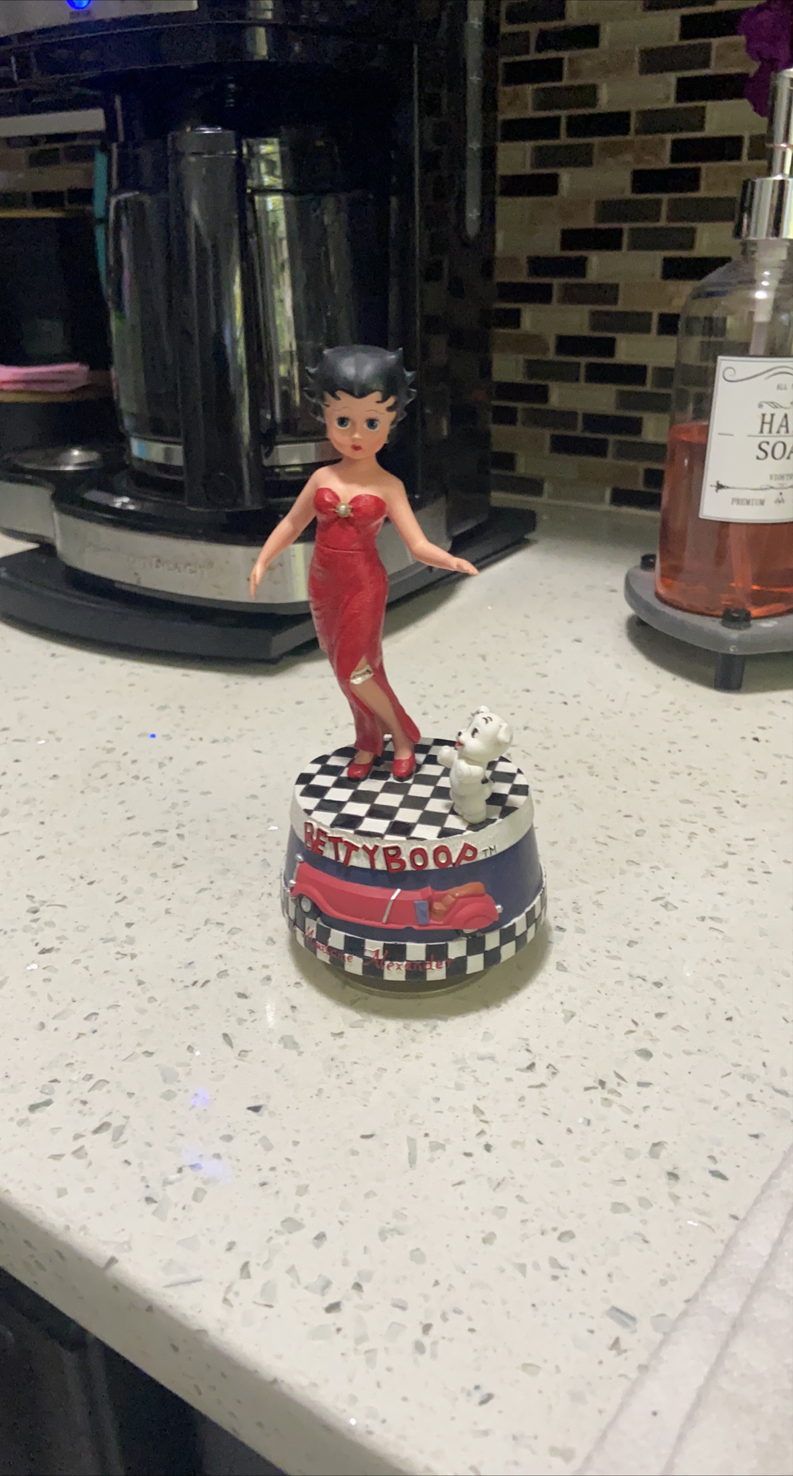 Betty Boop Figurine thumbnail