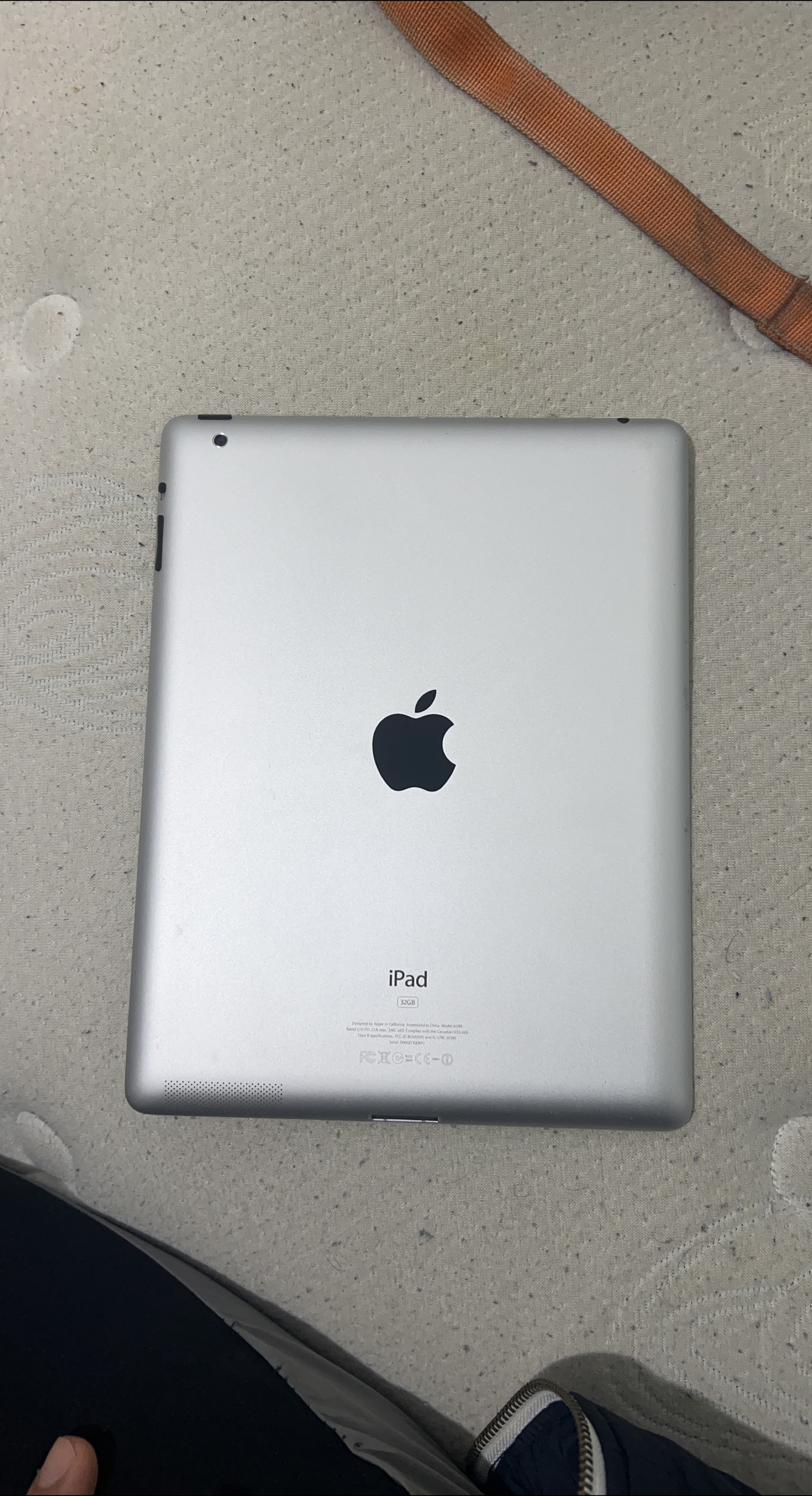 Apple iPad (2nd gen) 32GB - Silver
