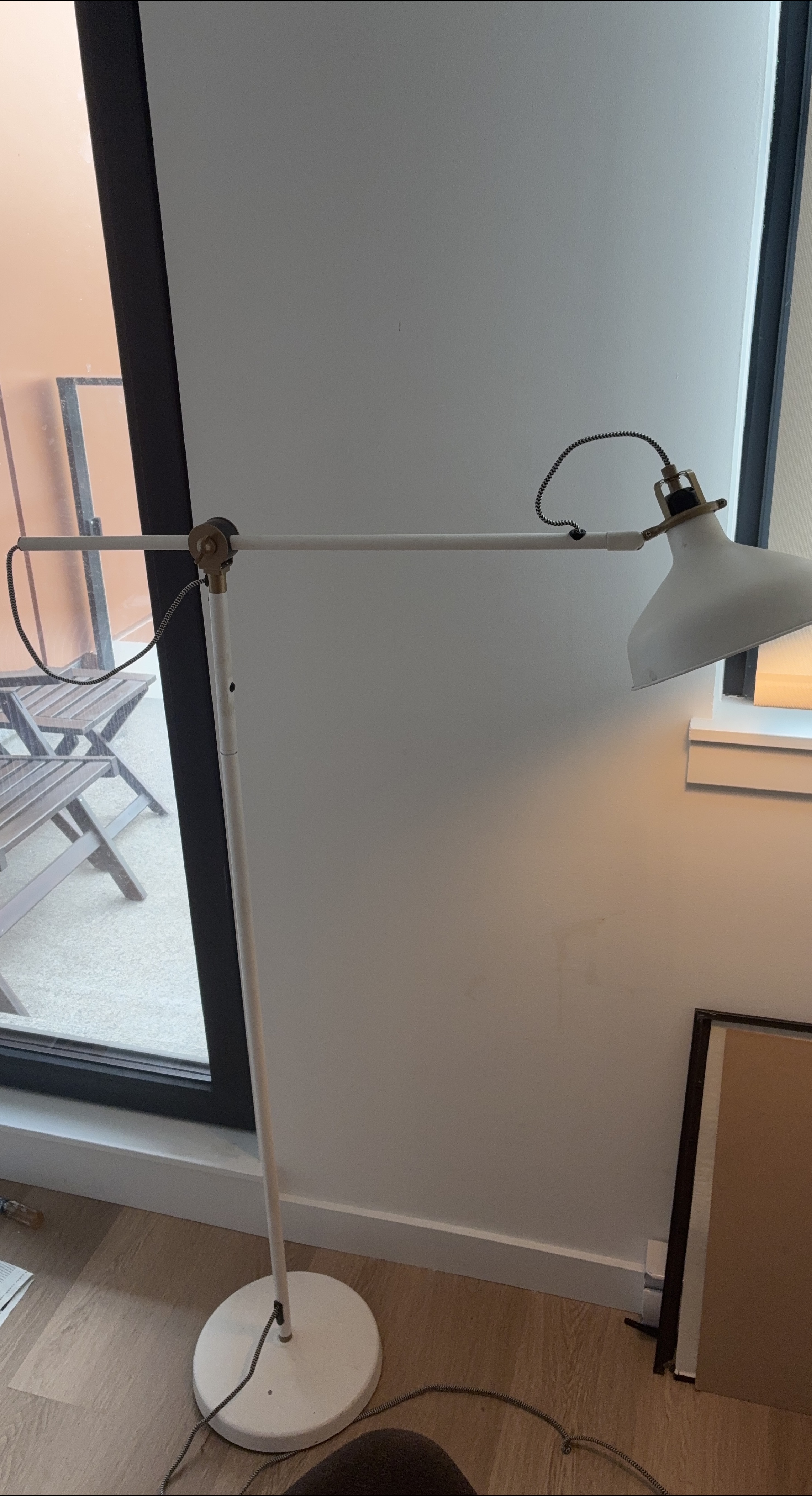 IKEA ARÖD White Floor Lamp 💚