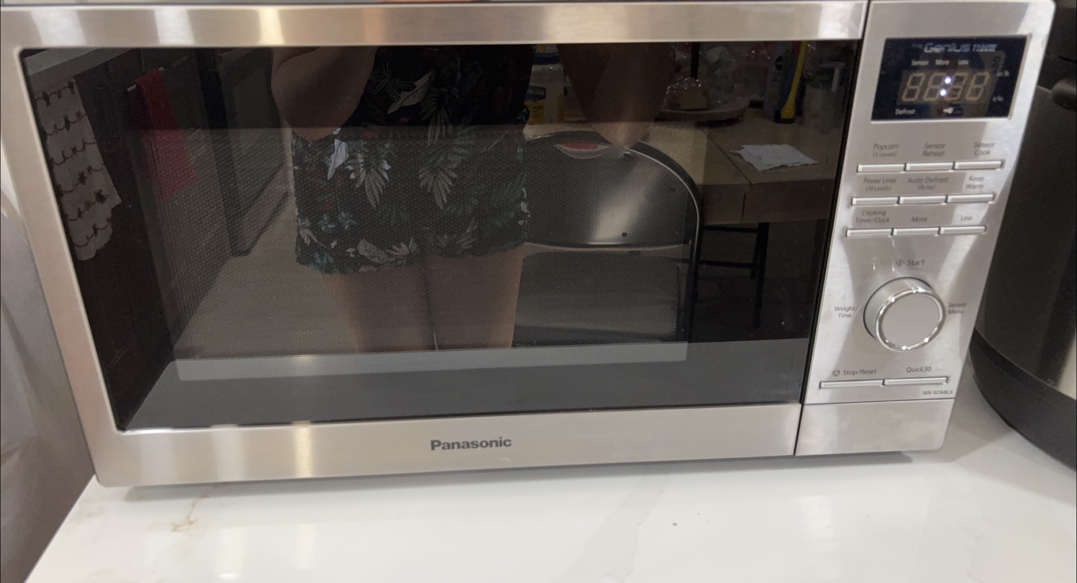 Panasonic NN-SD68LS Microwave Oven thumbnail