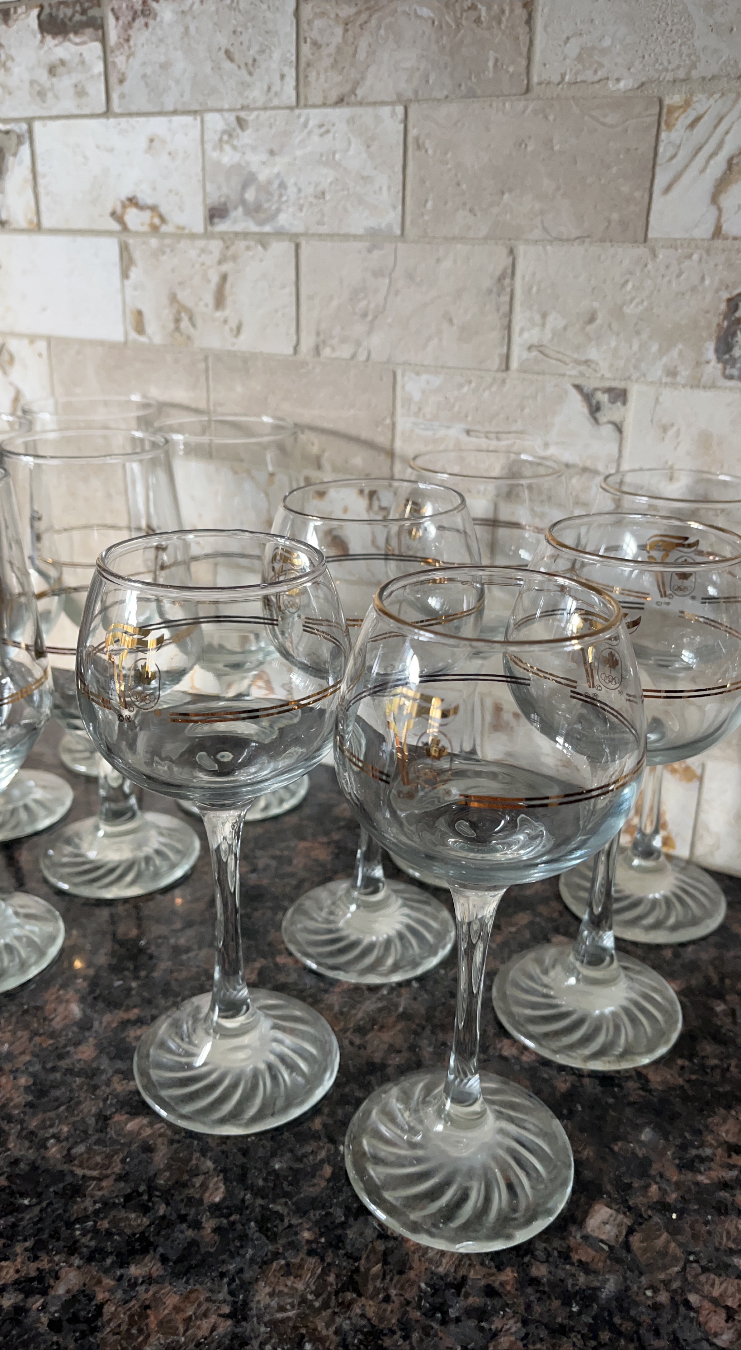 Set of Stemmed Wine Glasses w/ Gold Trim thumbnail