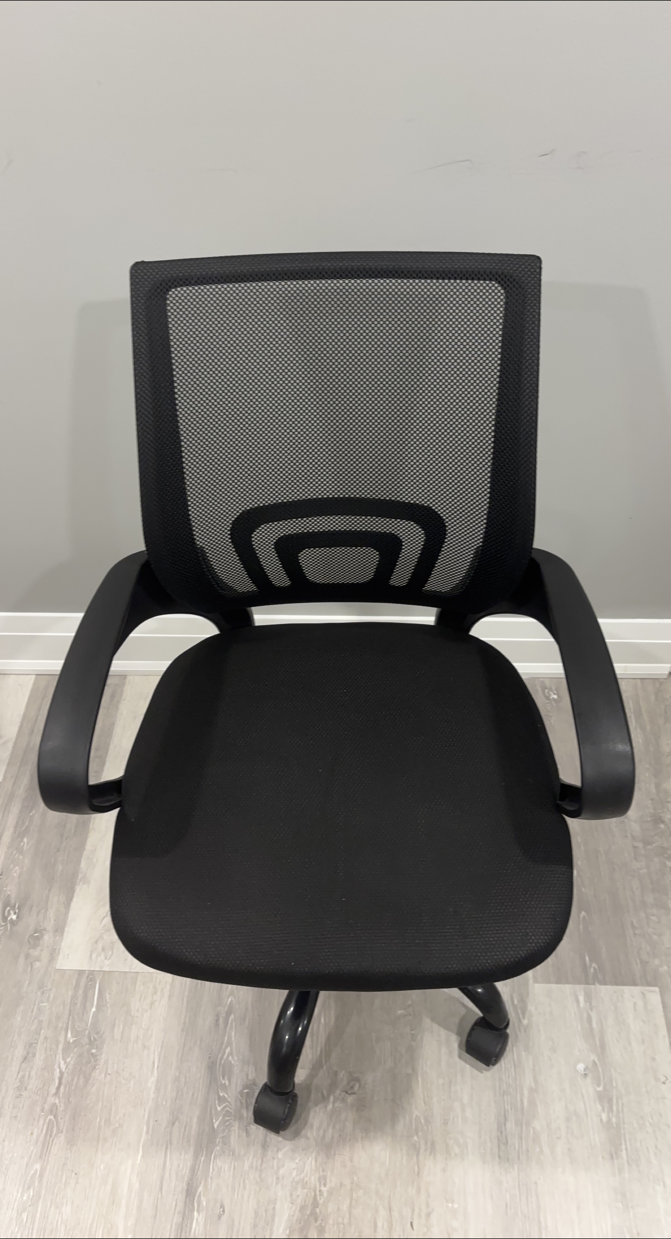 Black Mesh Office Chair thumbnail