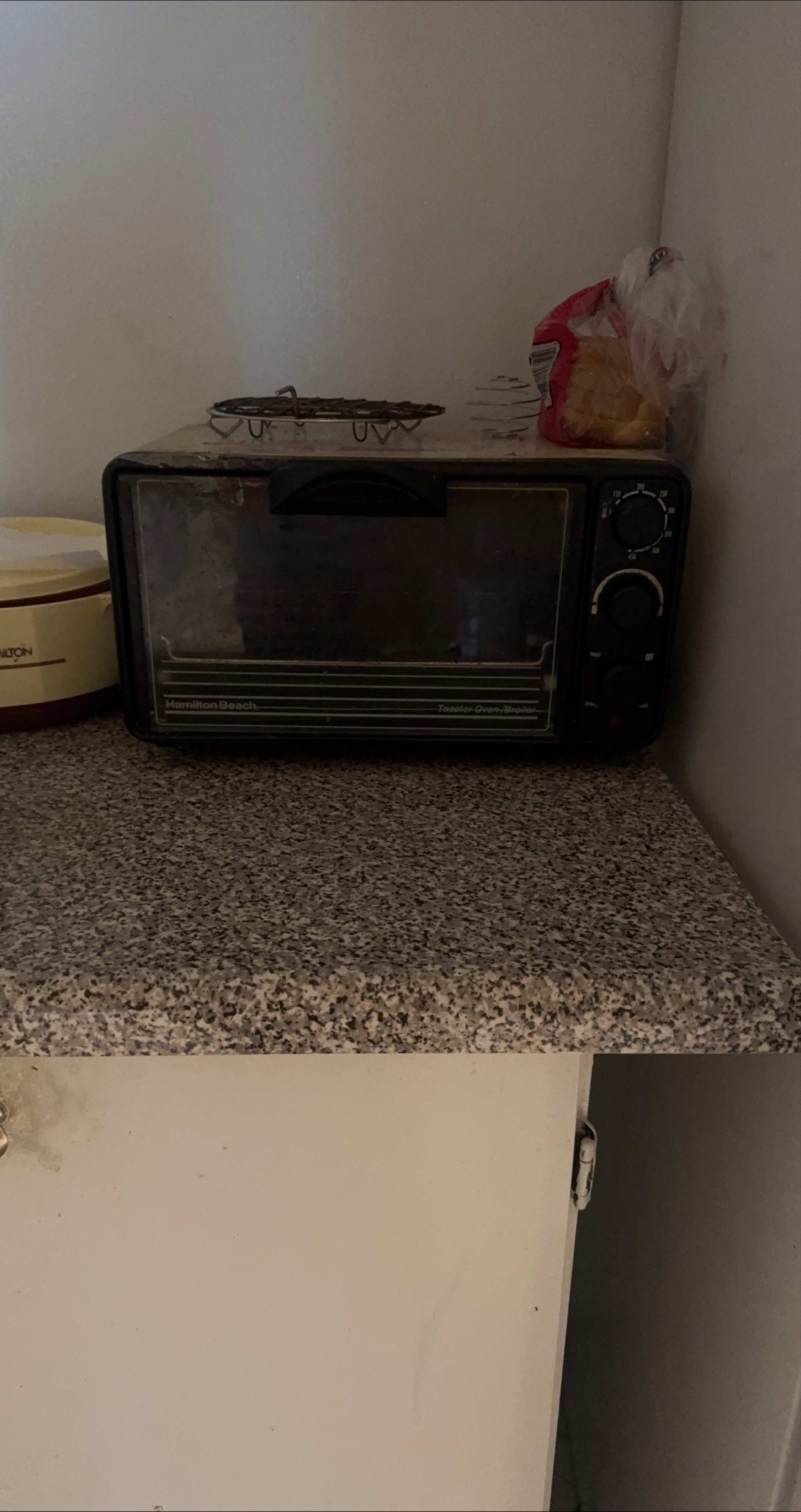 Hamilton Beach Toaster Oven Broiler thumbnail