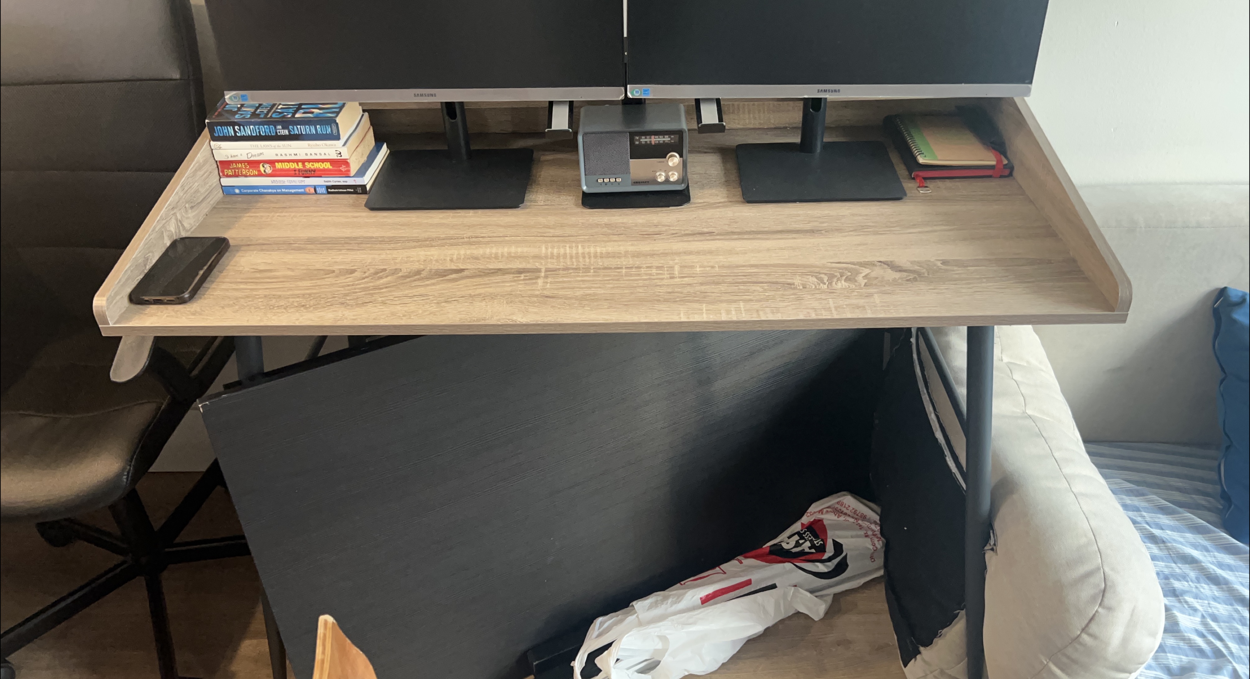 Desk thumbnail