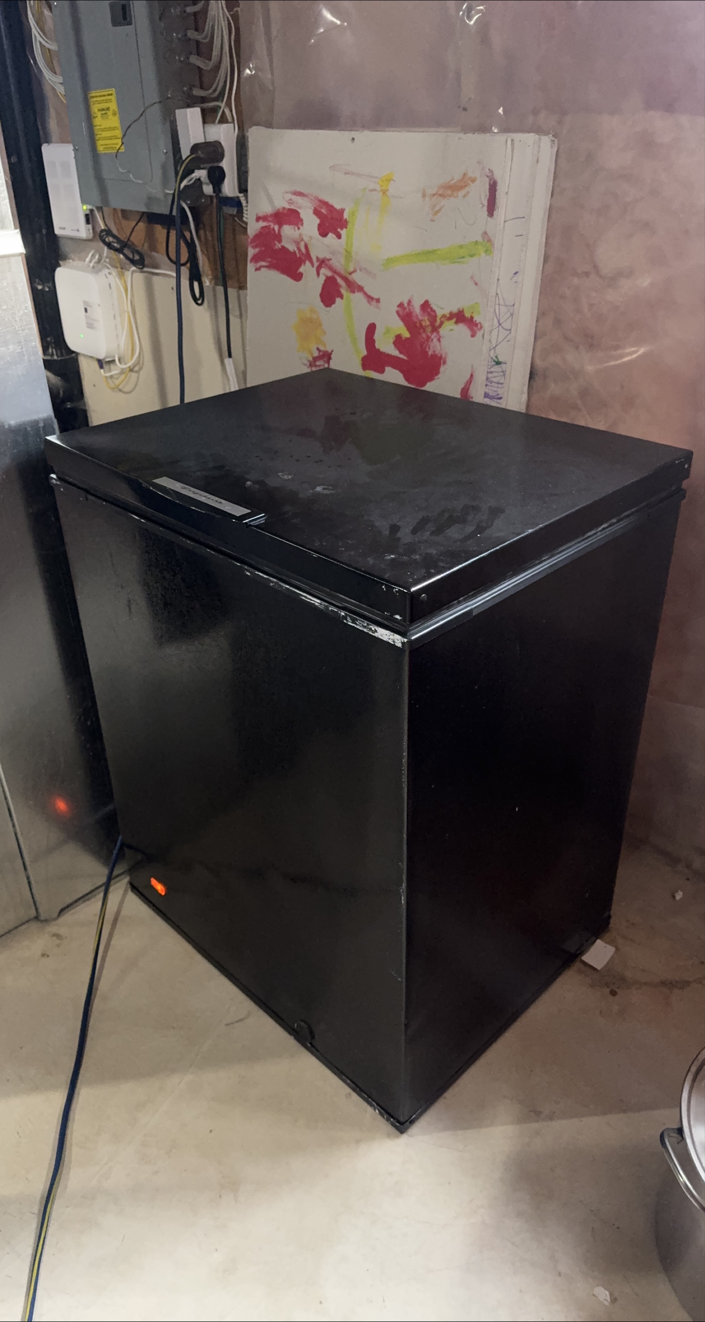 Frigidaire Chest Freezer - Black thumbnail