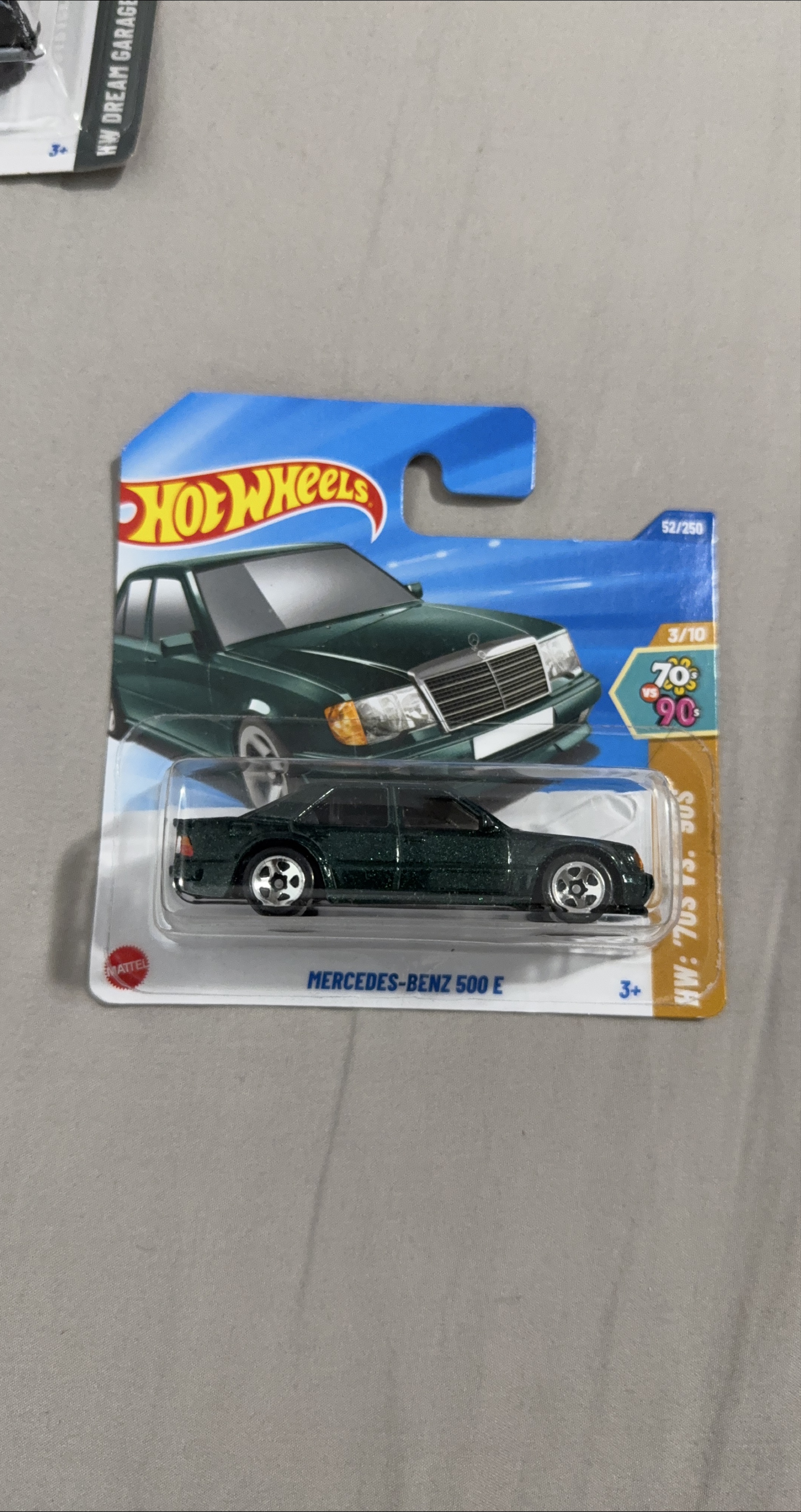 Hot Wheels Mercedes-Benz 500 E thumbnail