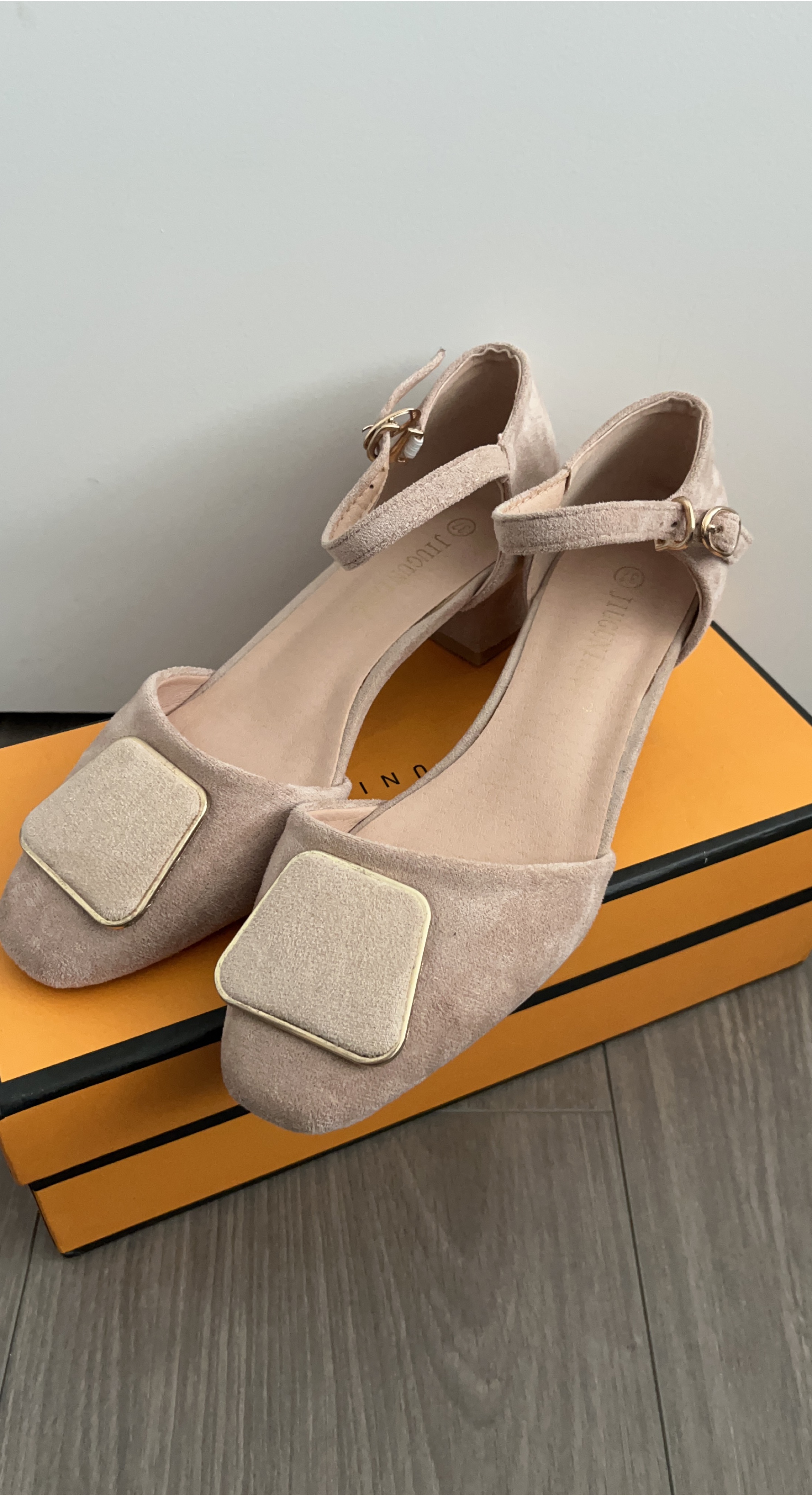 PRICE IS NEGOTIABLE- Woman Beige colored heels