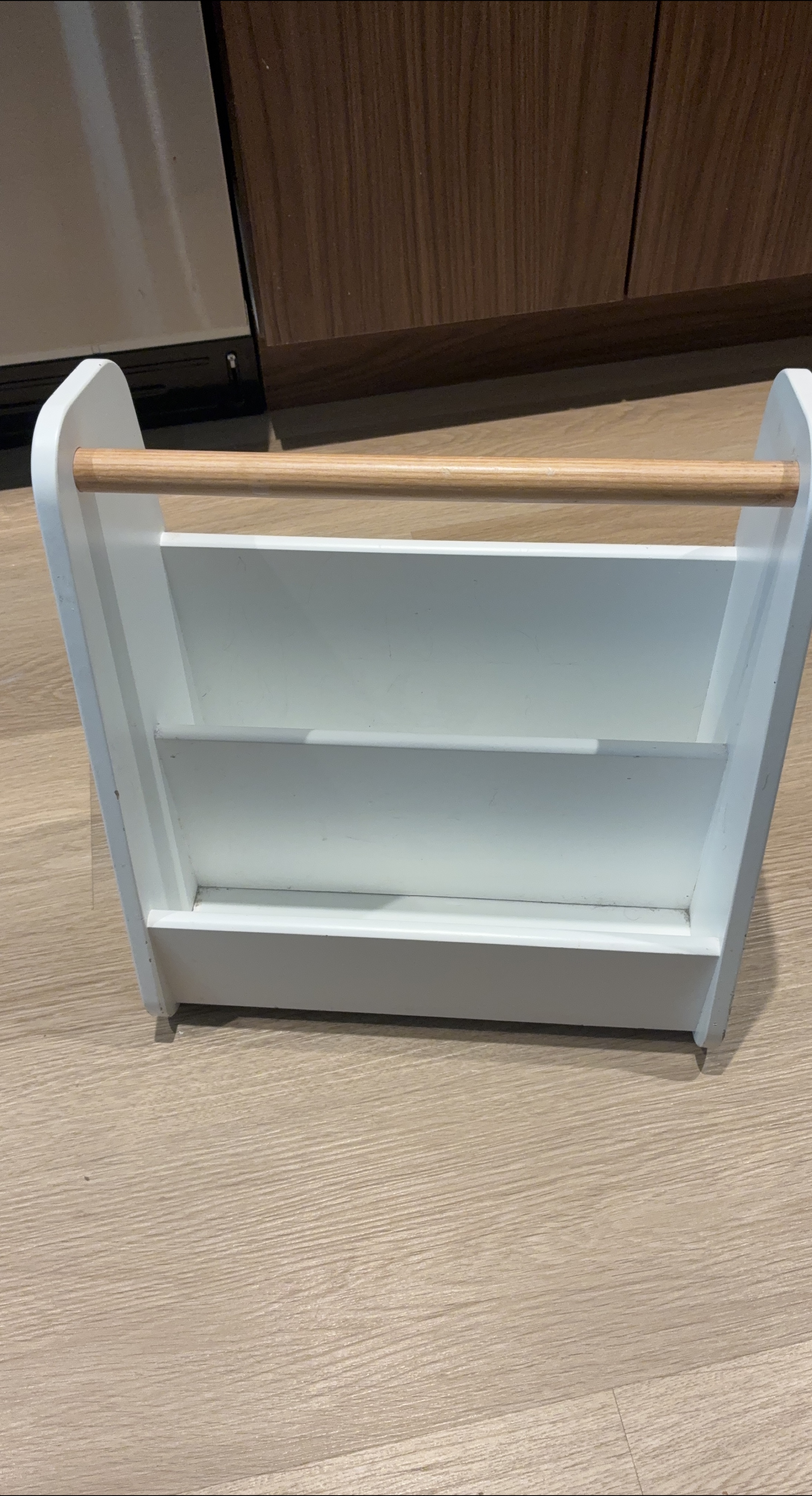 White Wooden Bookcase 💚 thumbnail
