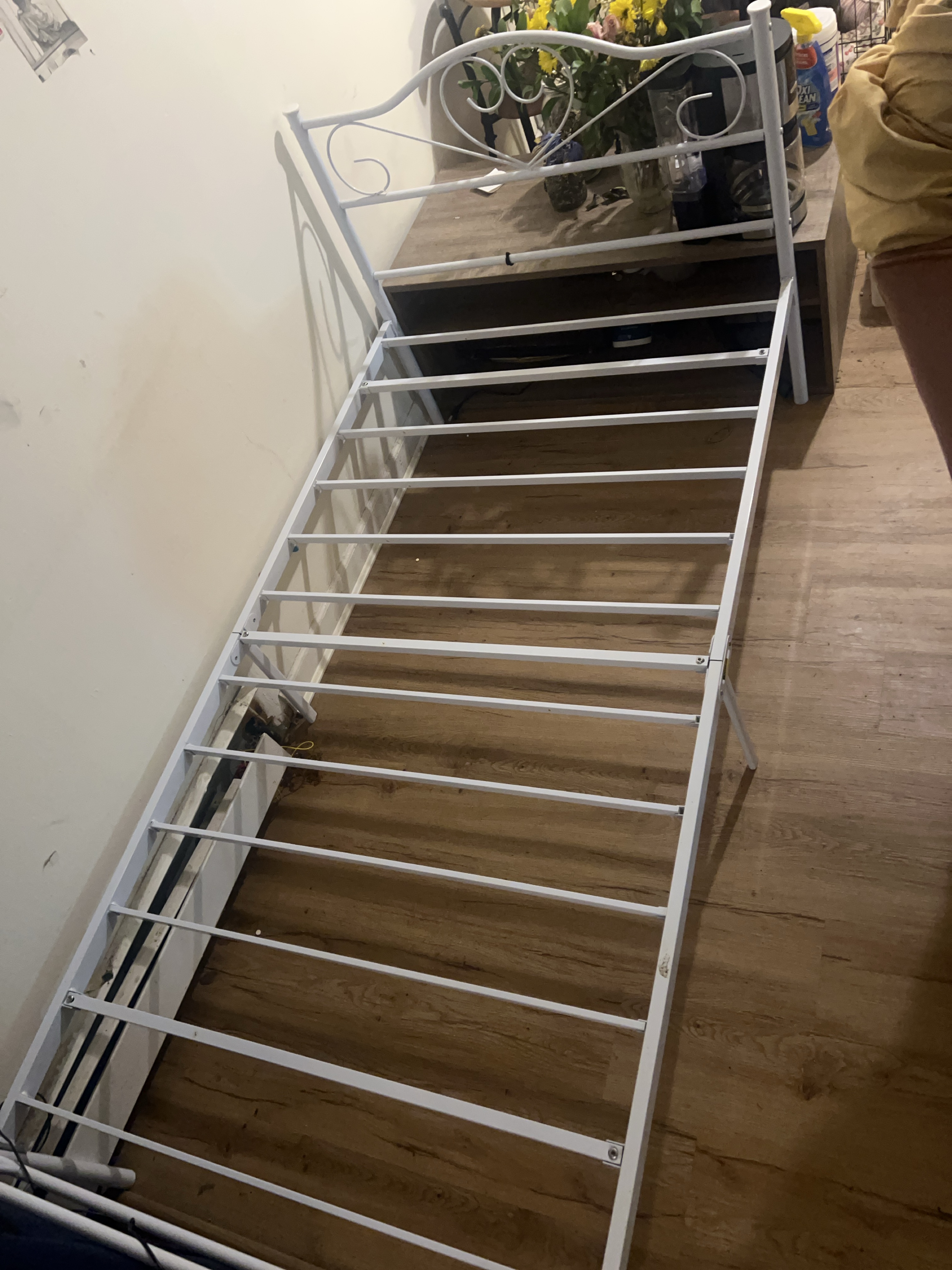 White Metal Daybed Frame thumbnail
