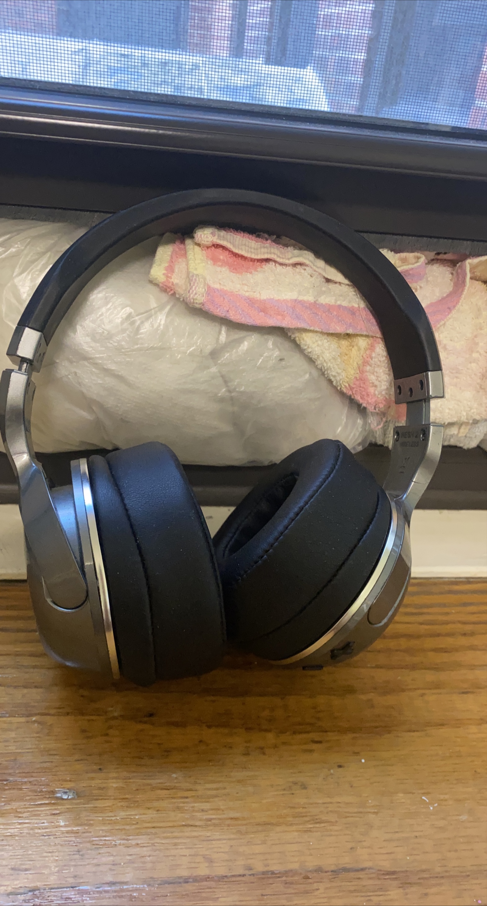 Gray Skull Candy Hesh Wireless Headphones thumbnail