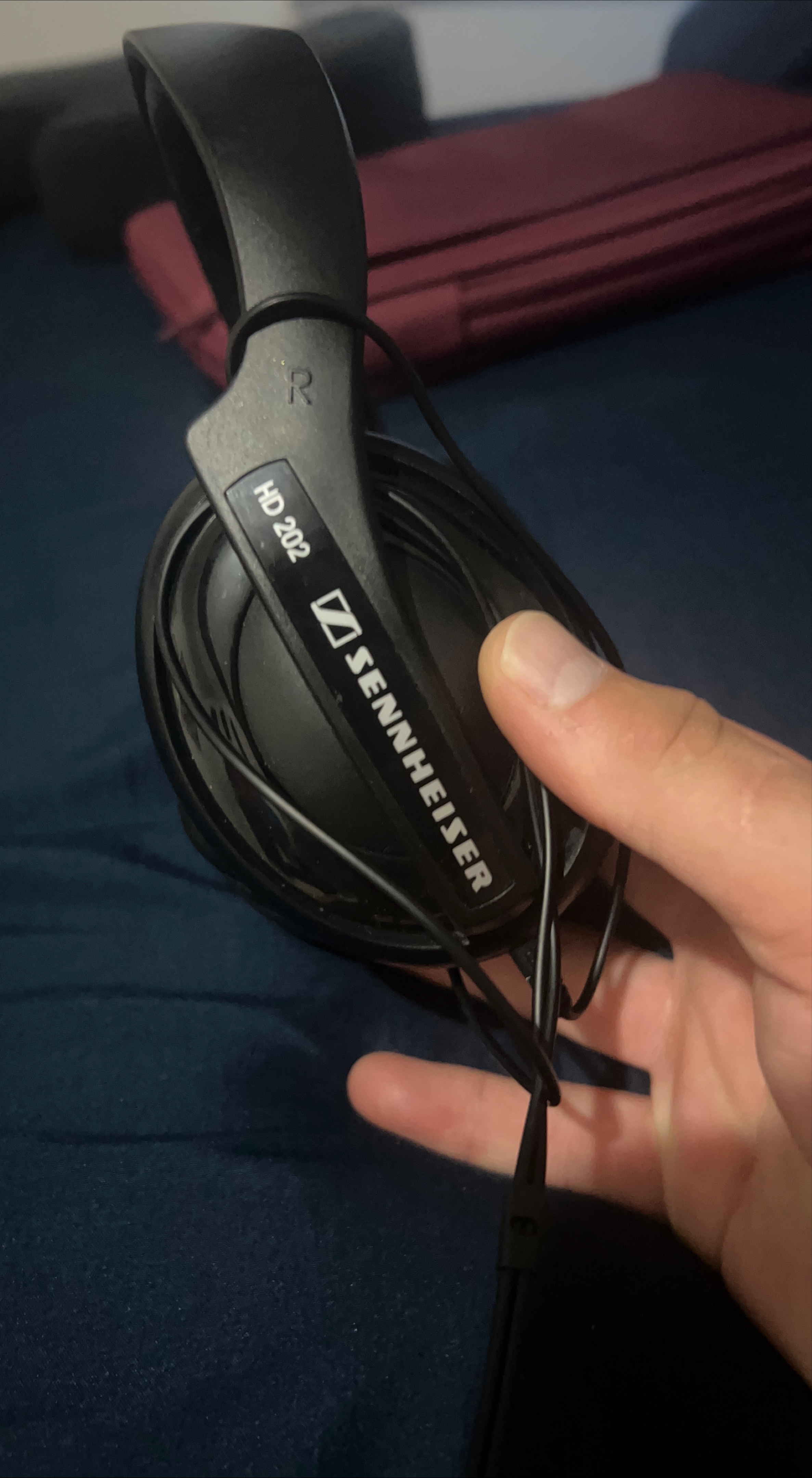 Sennheiser HD 202 Headphones thumbnail