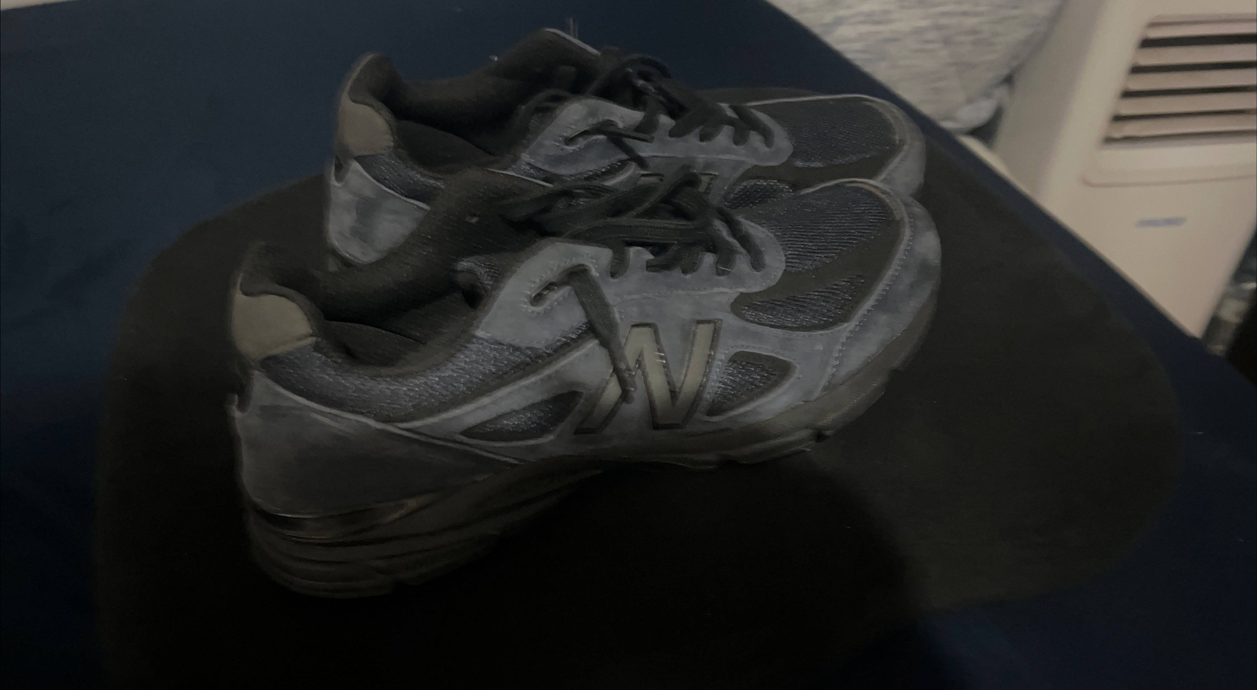 New Balance 990v4 Black Sneakers thumbnail