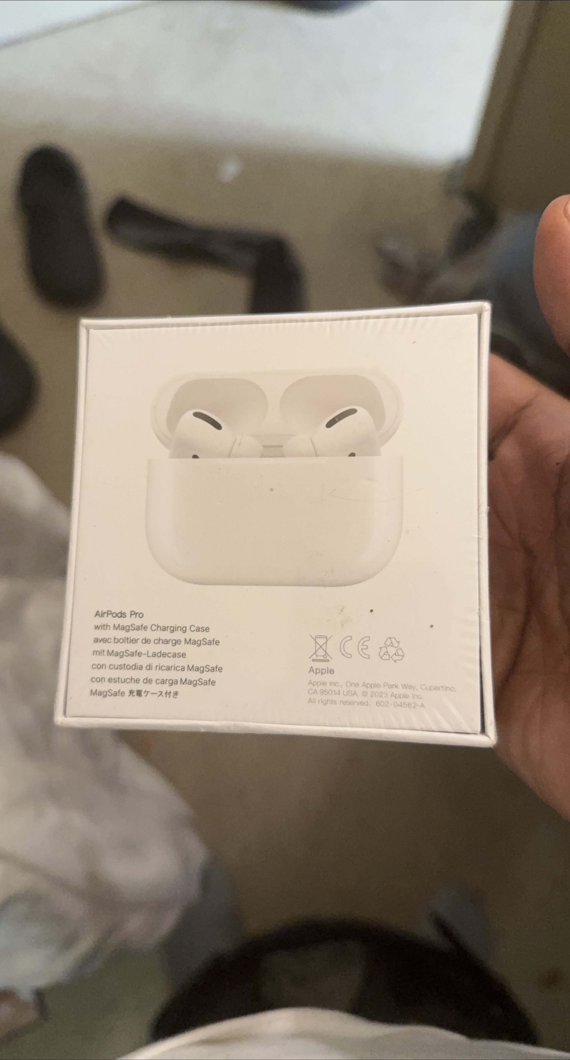 Apple AirPods Pro with MagSafe Charging Case thumbnail