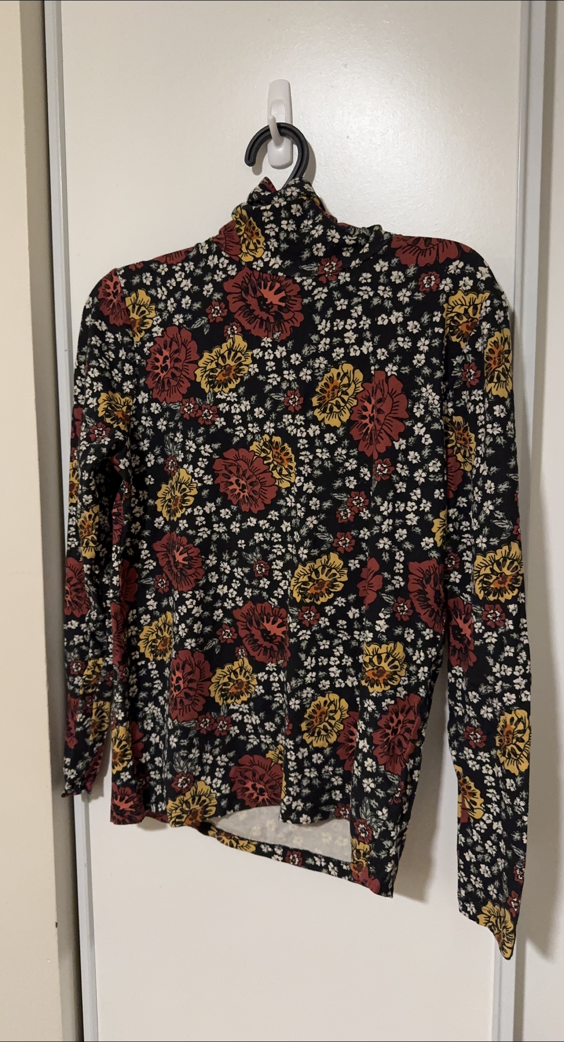 Floral Print Turtleneck Top thumbnail
