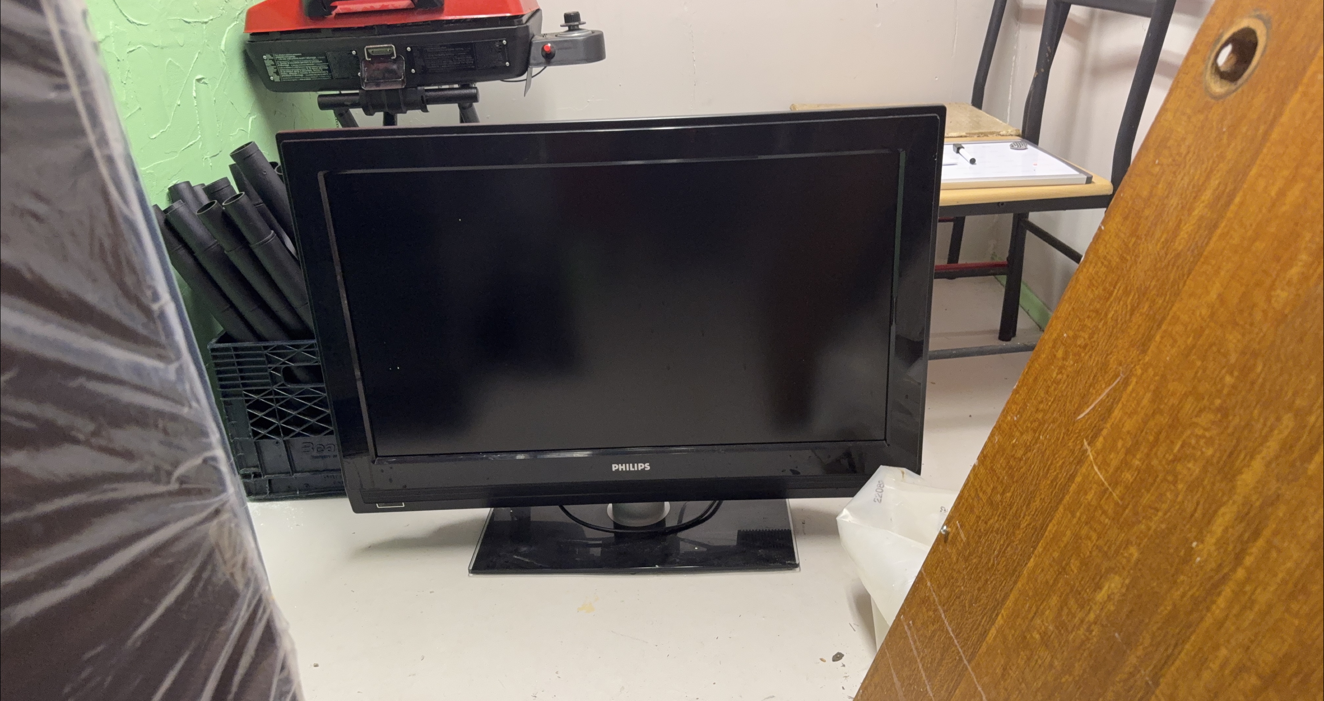 Philips TV - Great for a spare room!