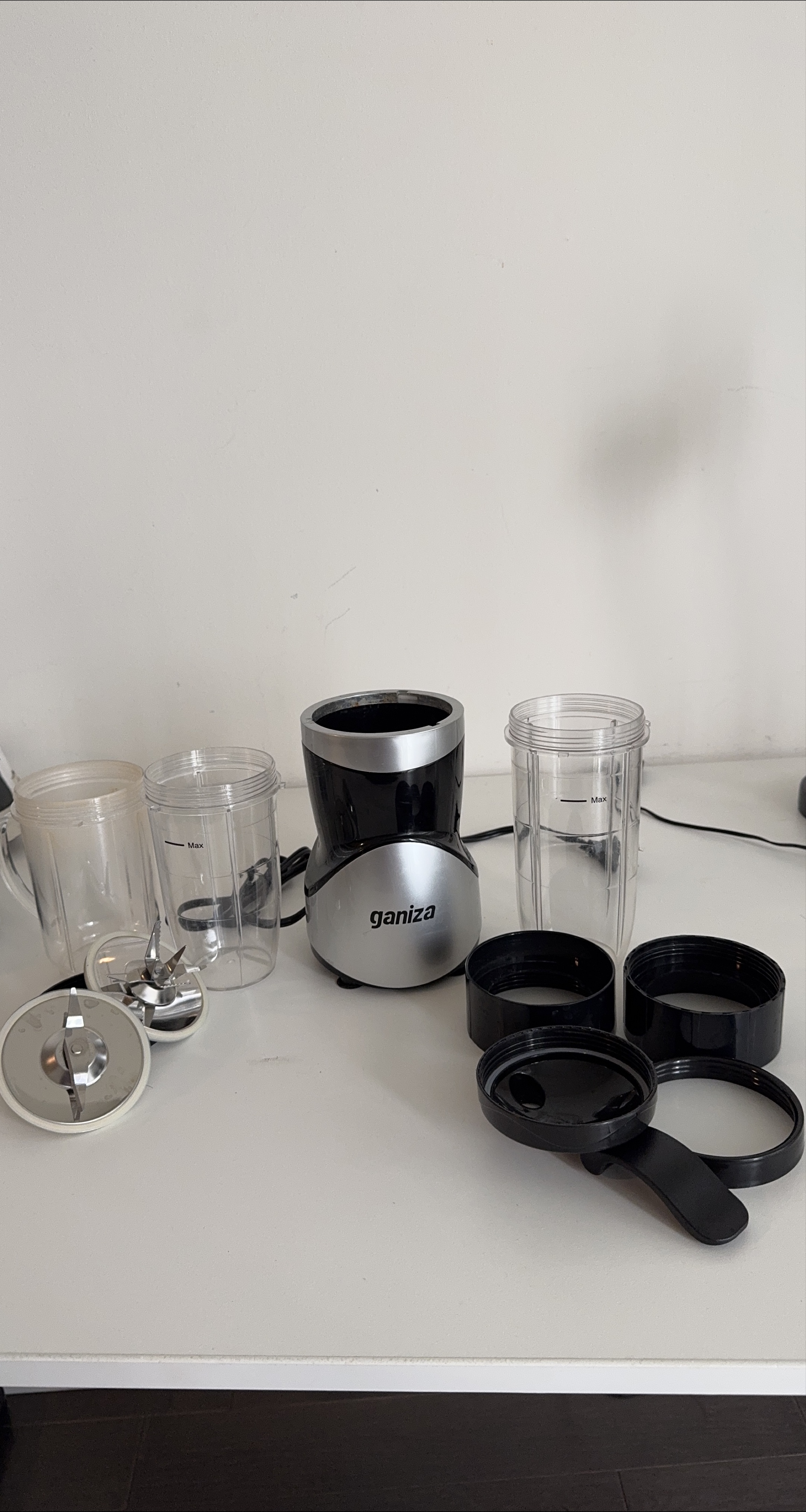 Move out sale - Ganiza Personal Countertop Blender thumbnail