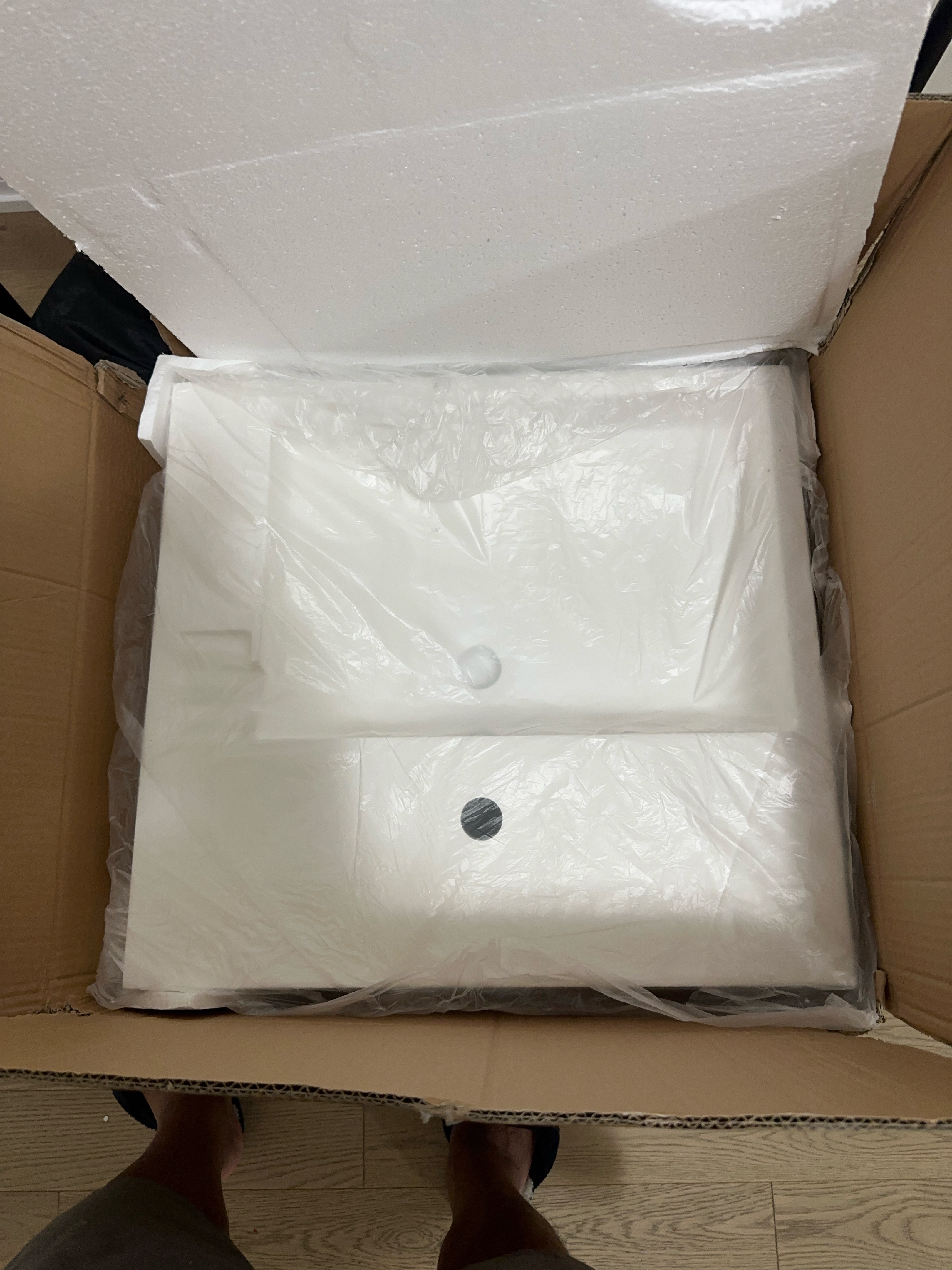 New White Bathroom Sink thumbnail