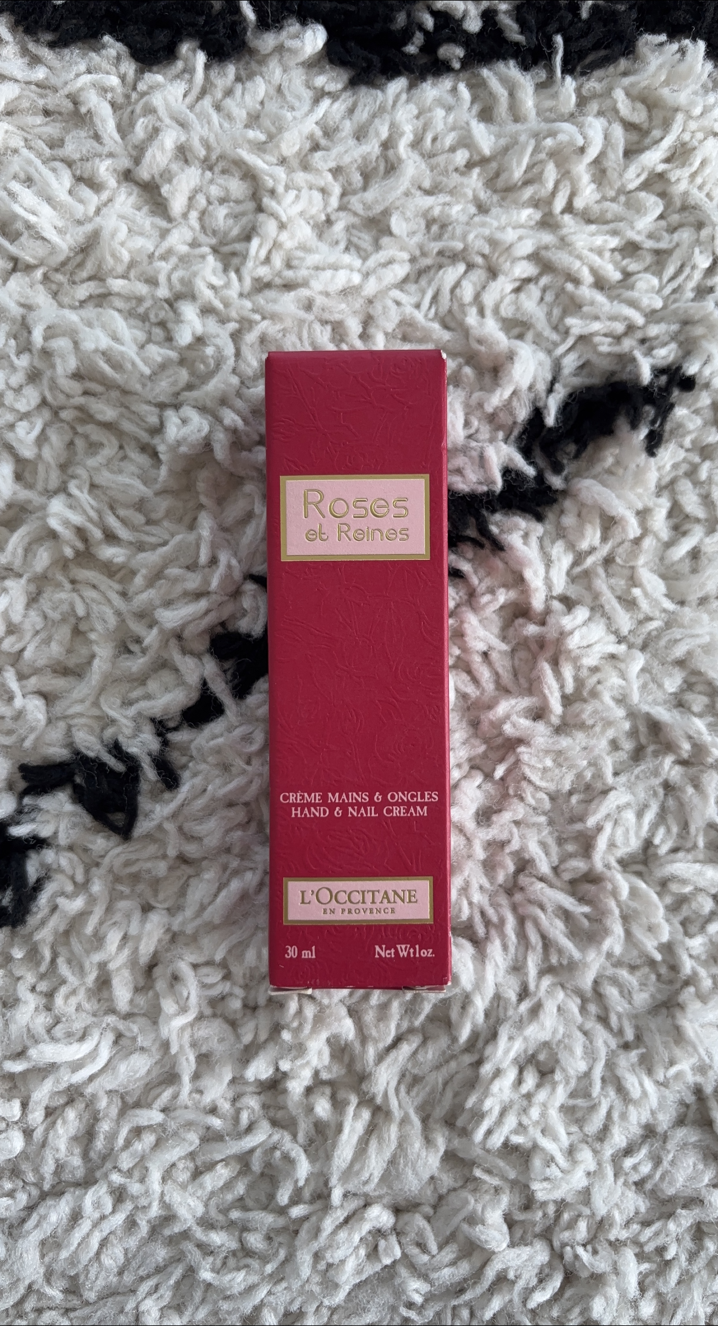 NEW-L'Occitane Roses et Reines Hand & Nail Cream (30ml) thumbnail