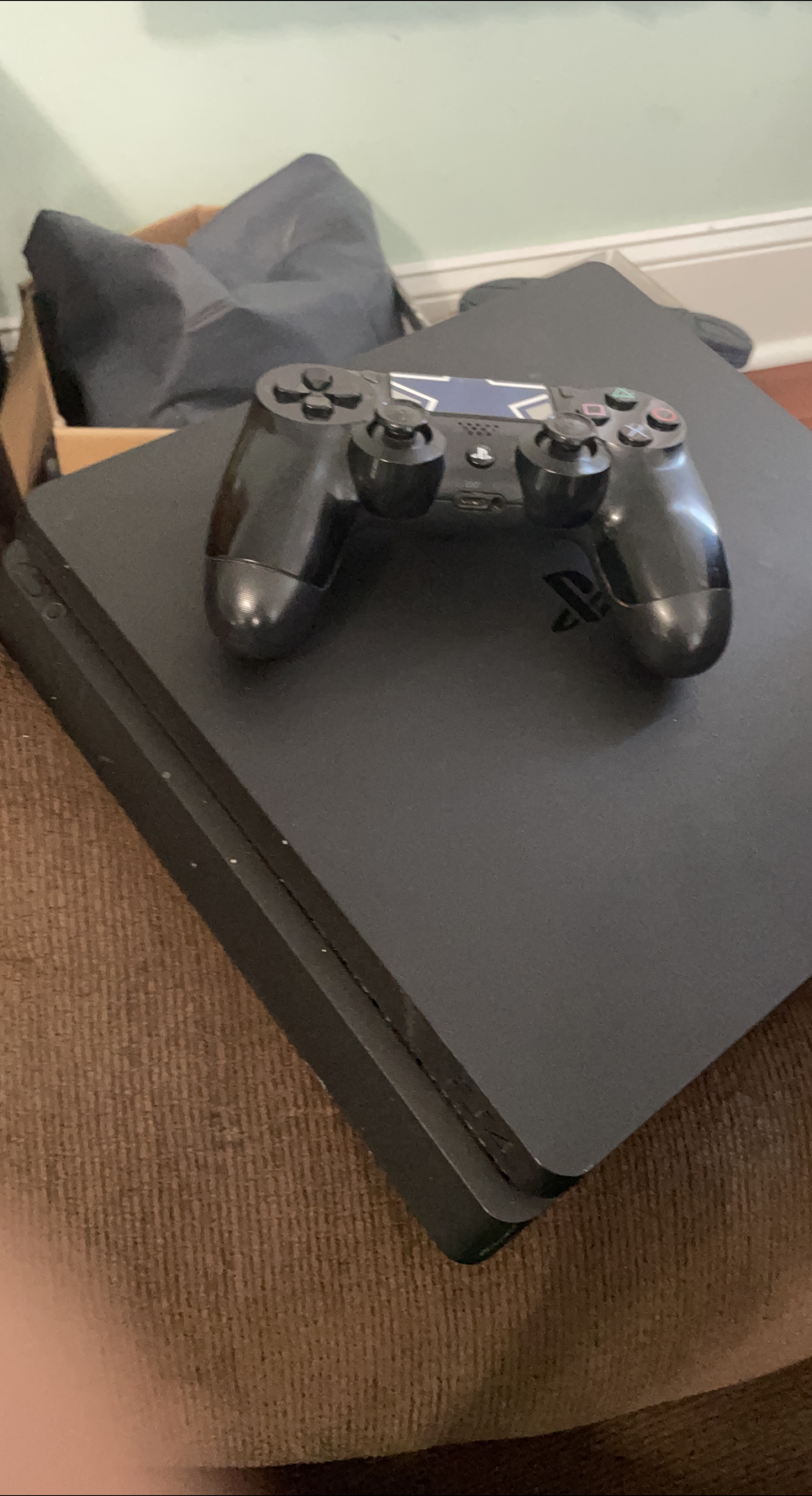 PlayStation 4 Console w/ Controller