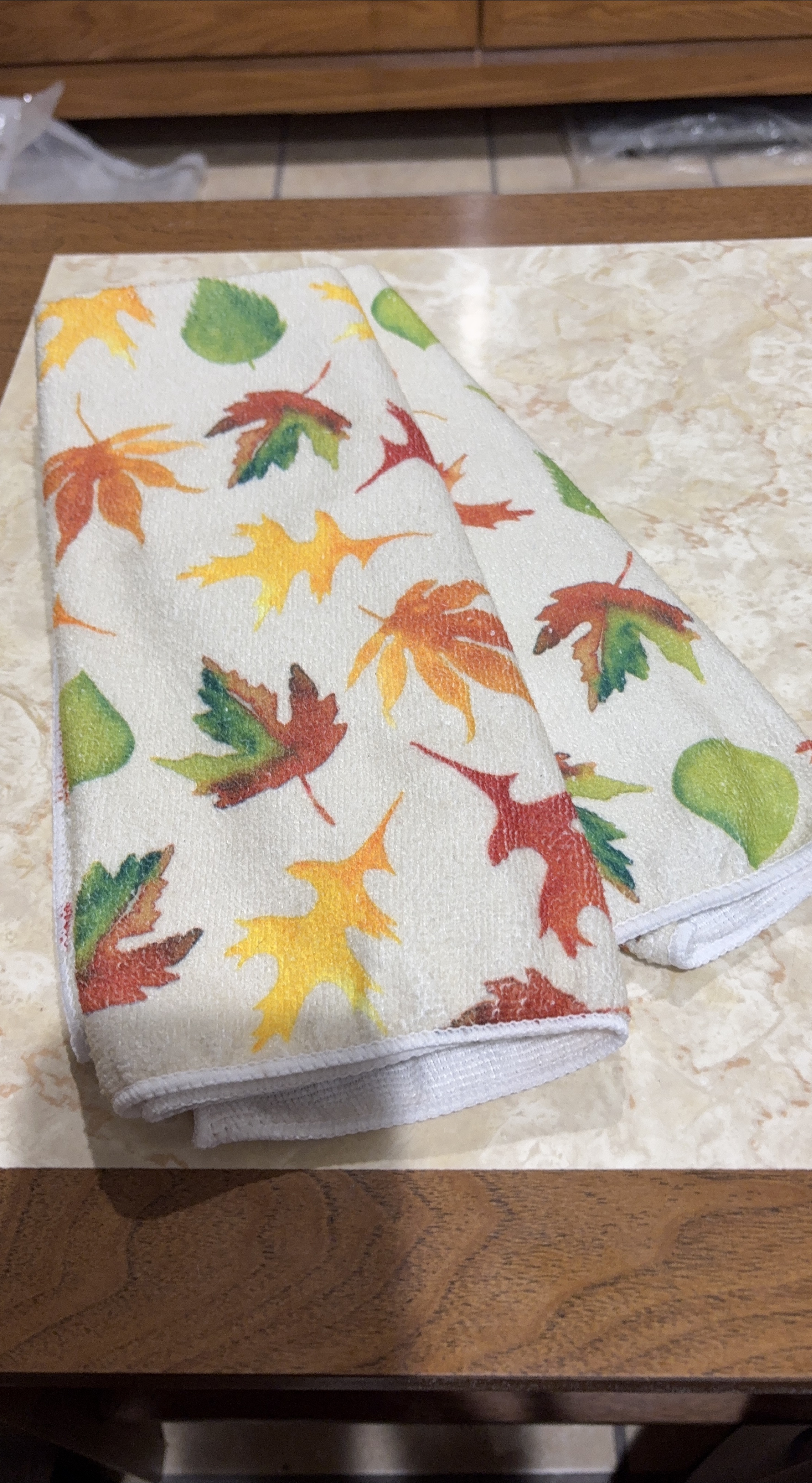 #freecycle Leaf Patterned Kitchen Towels - Fall Colors thumbnail