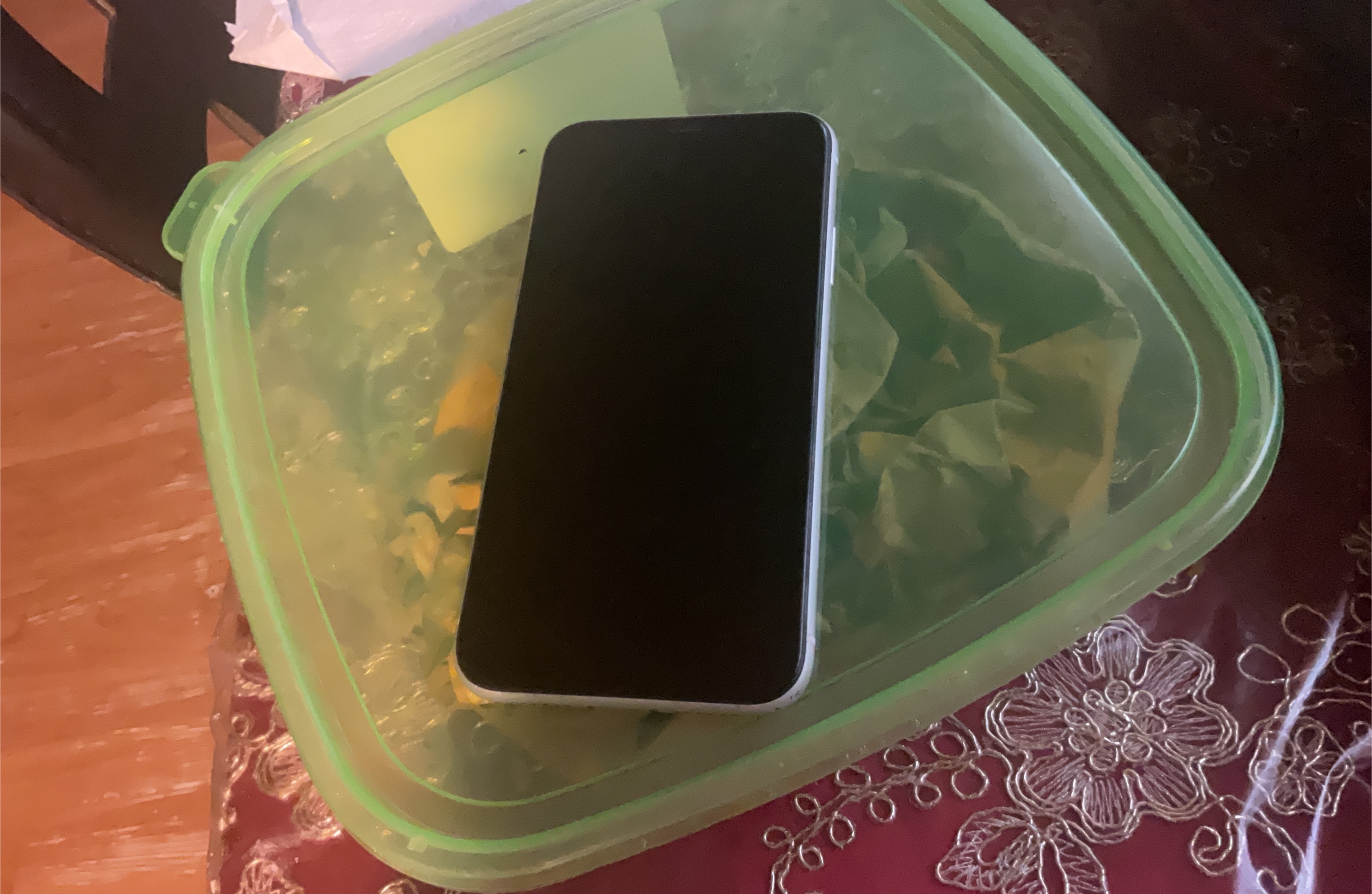 iPhone XR thumbnail