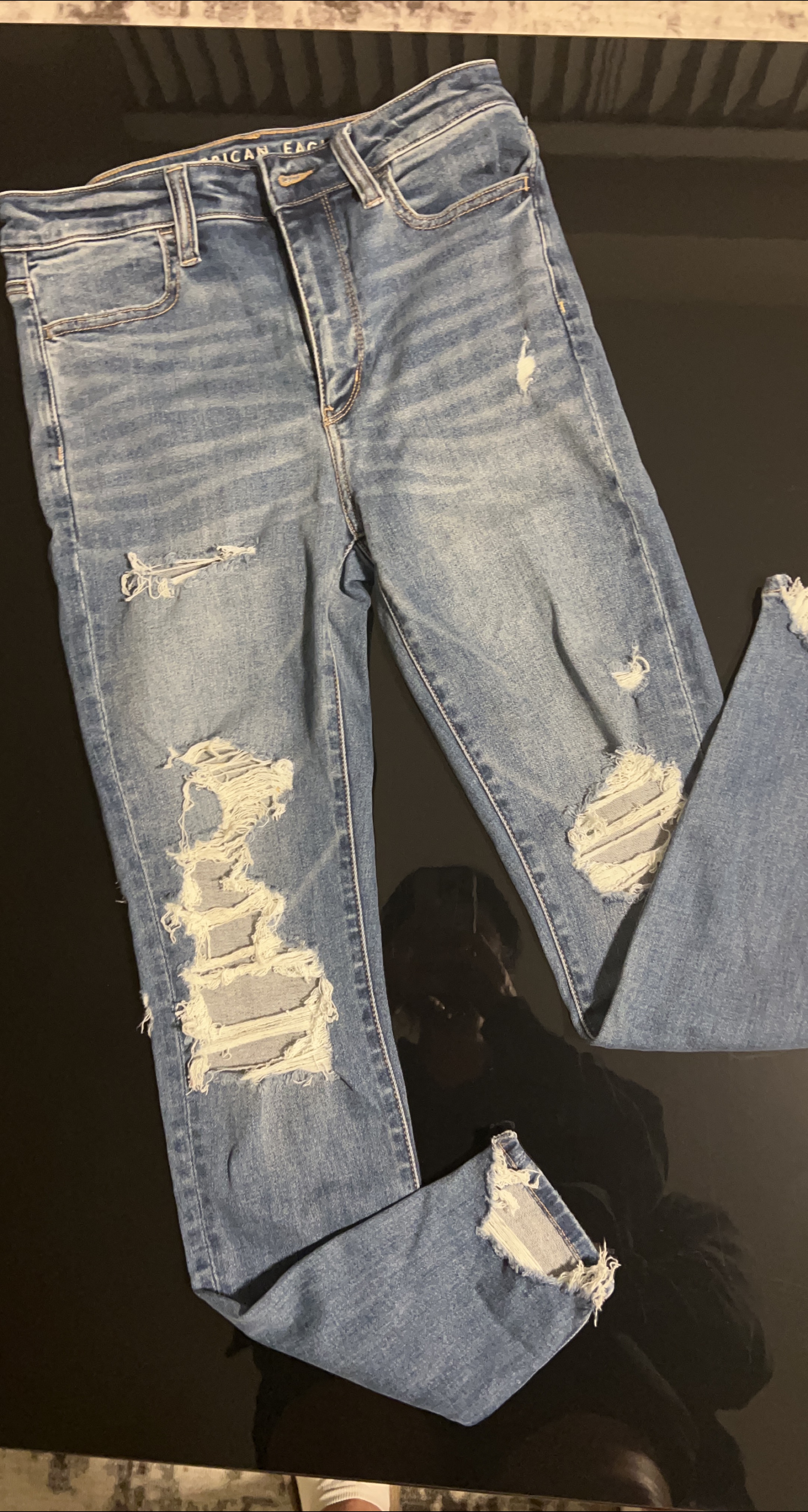 American Eagle Distressed Jeans size 8 thumbnail