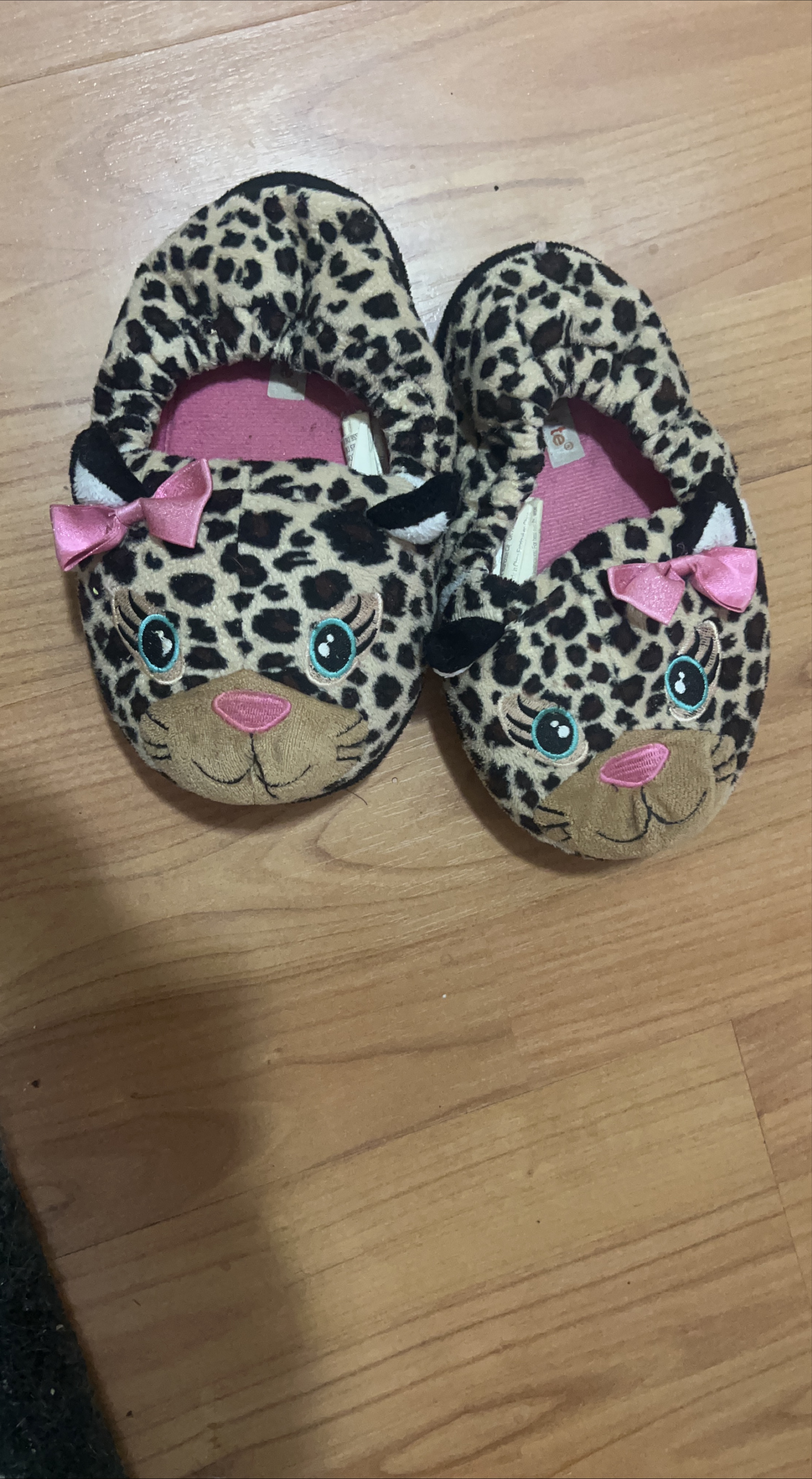 Leopard Print Animal Slippers thumbnail