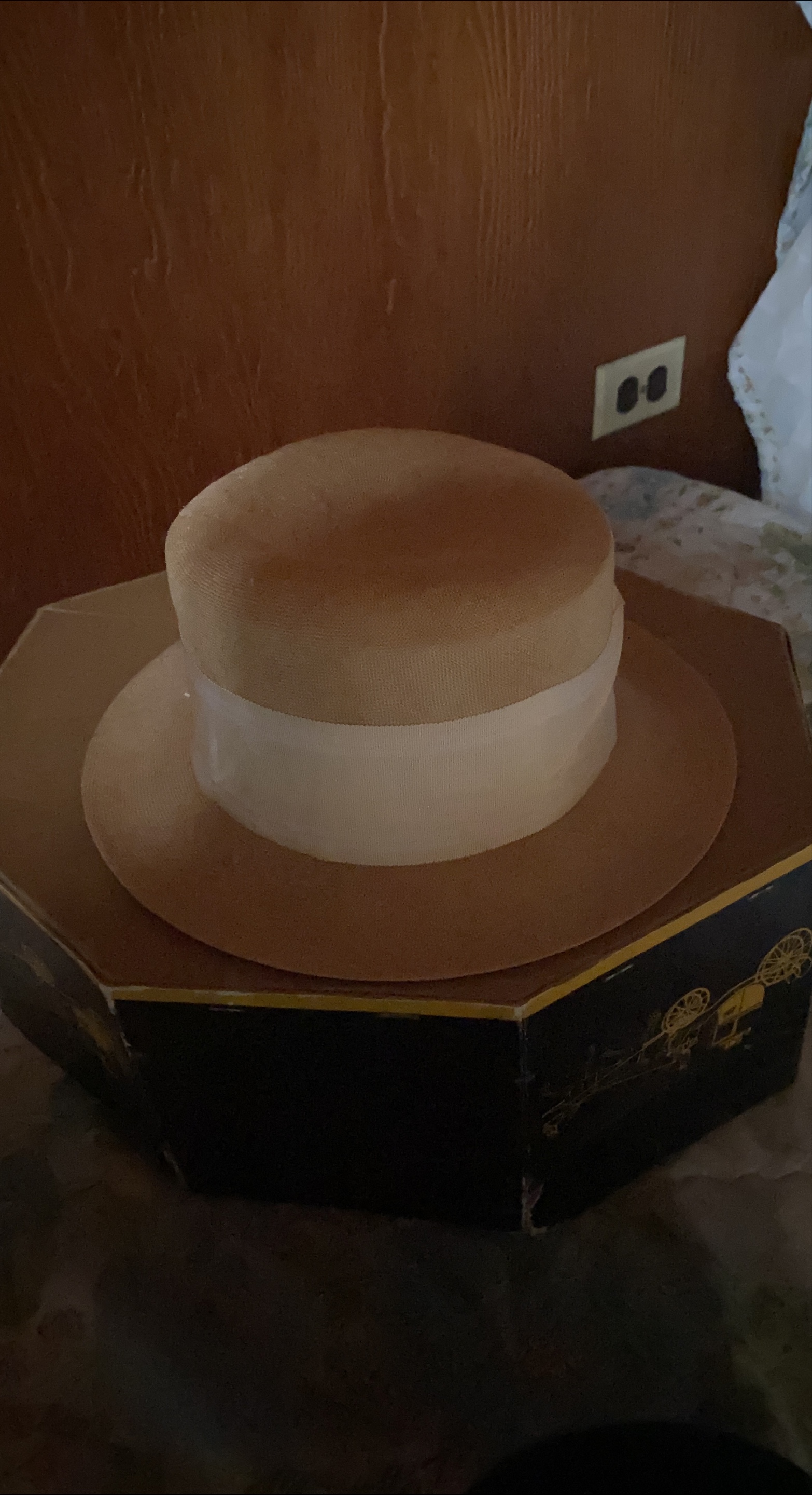 Vintage Straw Hat with Box thumbnail