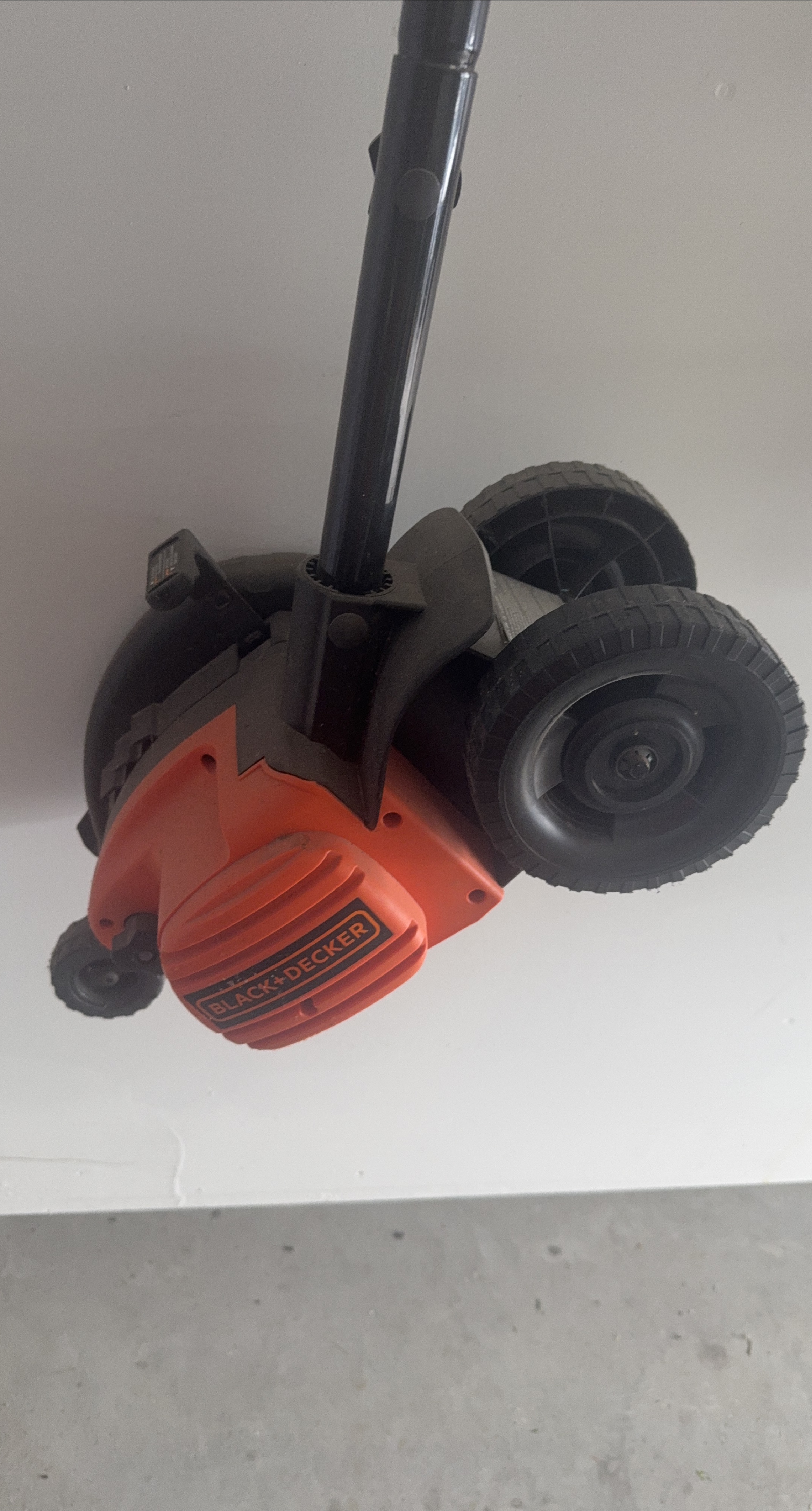 Black+Decker Edge Hog Lawn Edger thumbnail
