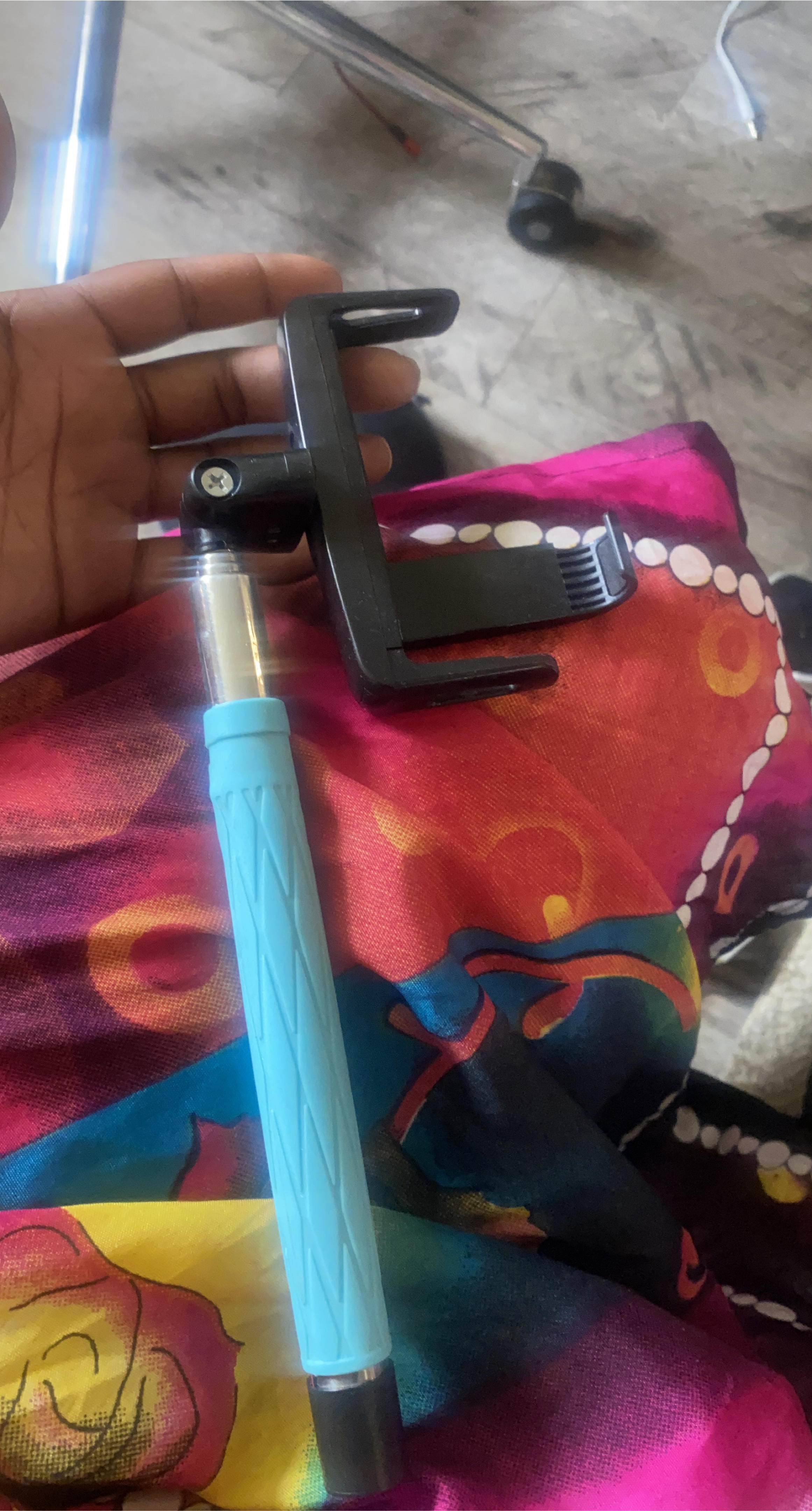 Blue Extendable Selfie Stick thumbnail