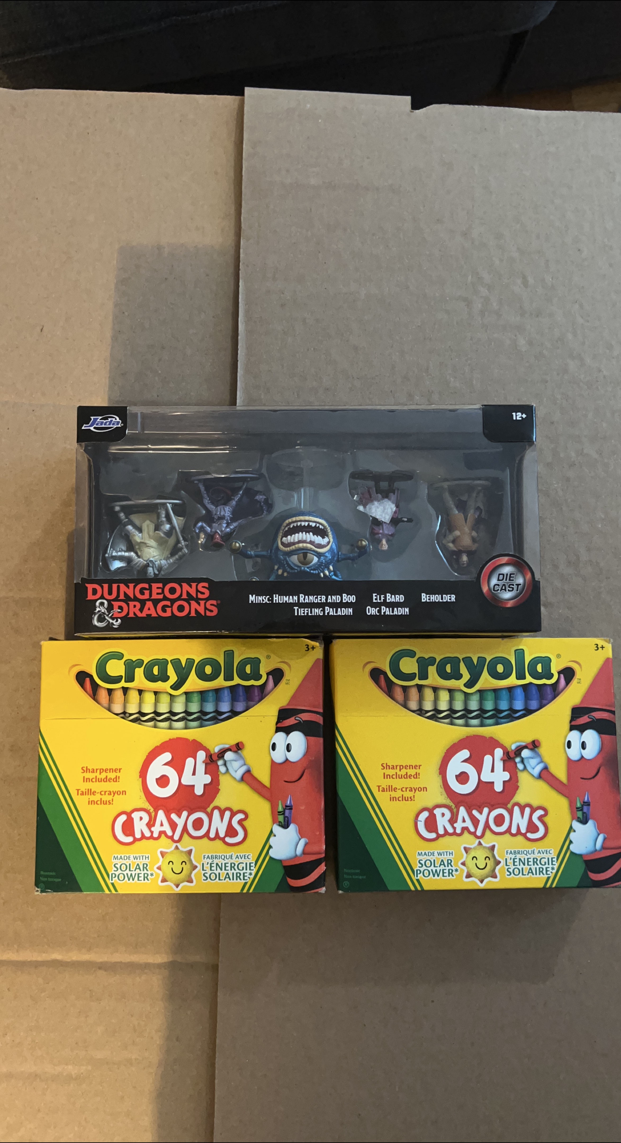 Dungeons & Dragons Die Cast + 2-64 crayons   #freecycle thumbnail