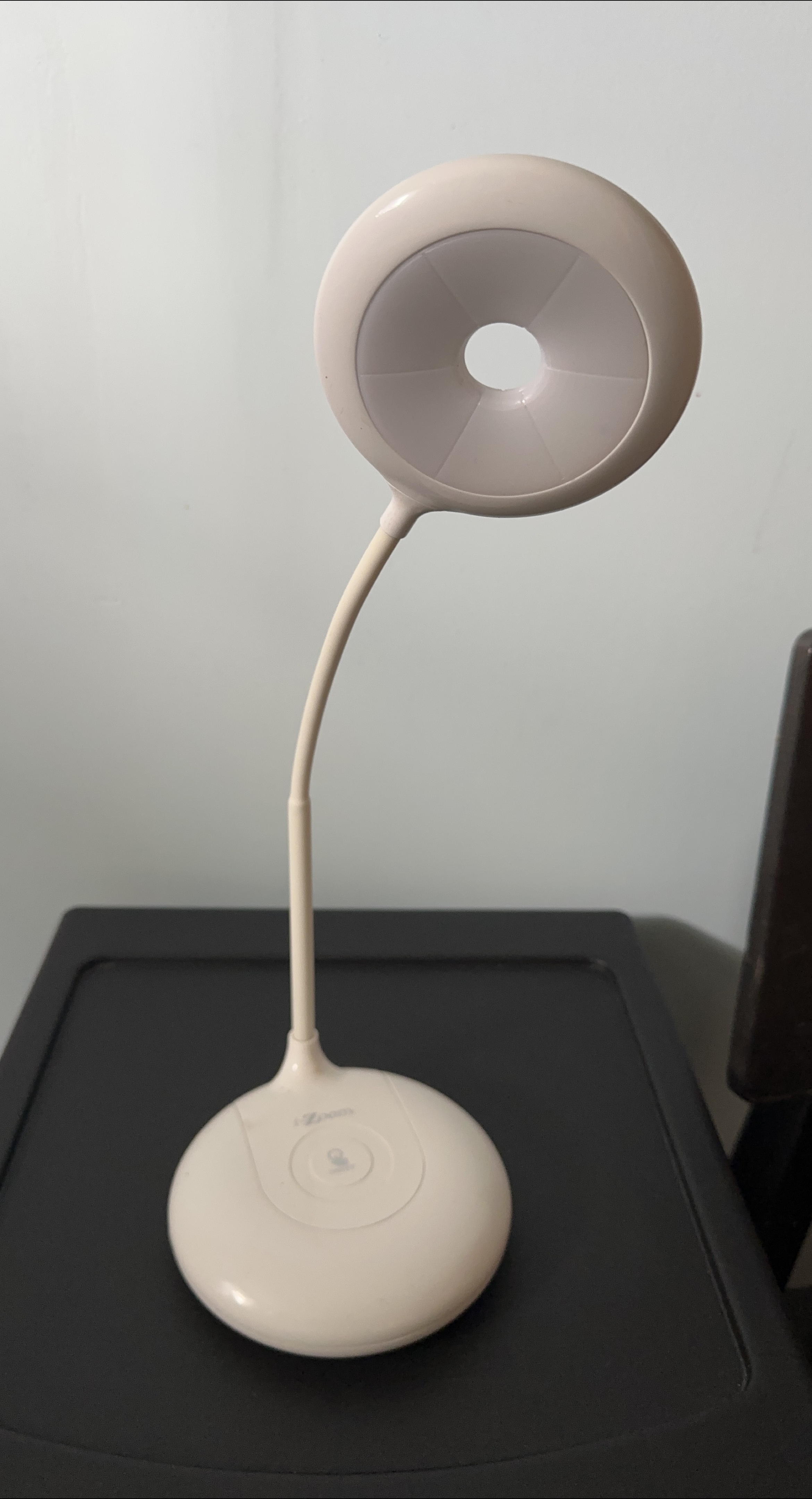 i-Zoom LED Desk Lamp - White thumbnail