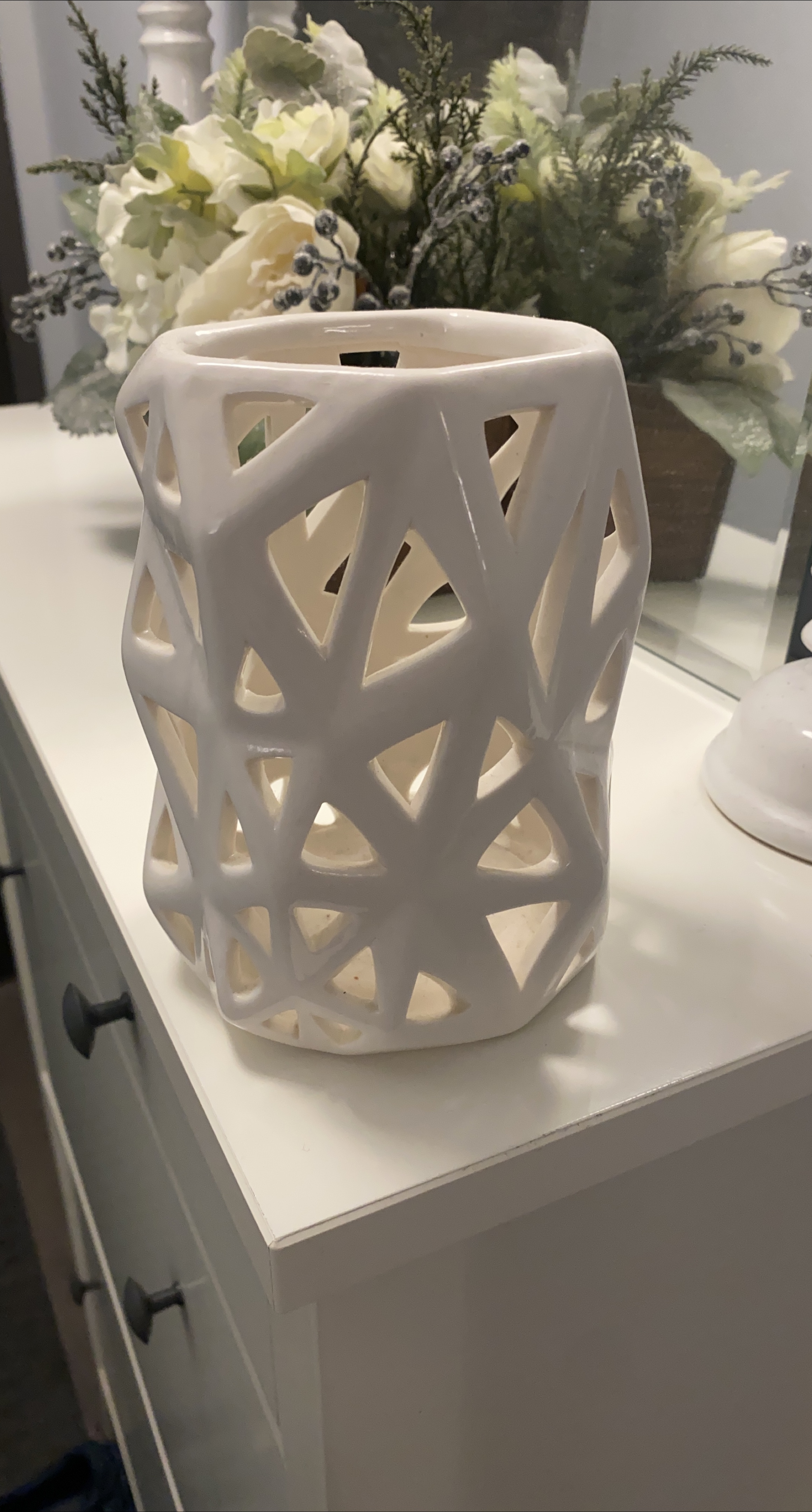 White Geometric Ceramic Candle Holder thumbnail
