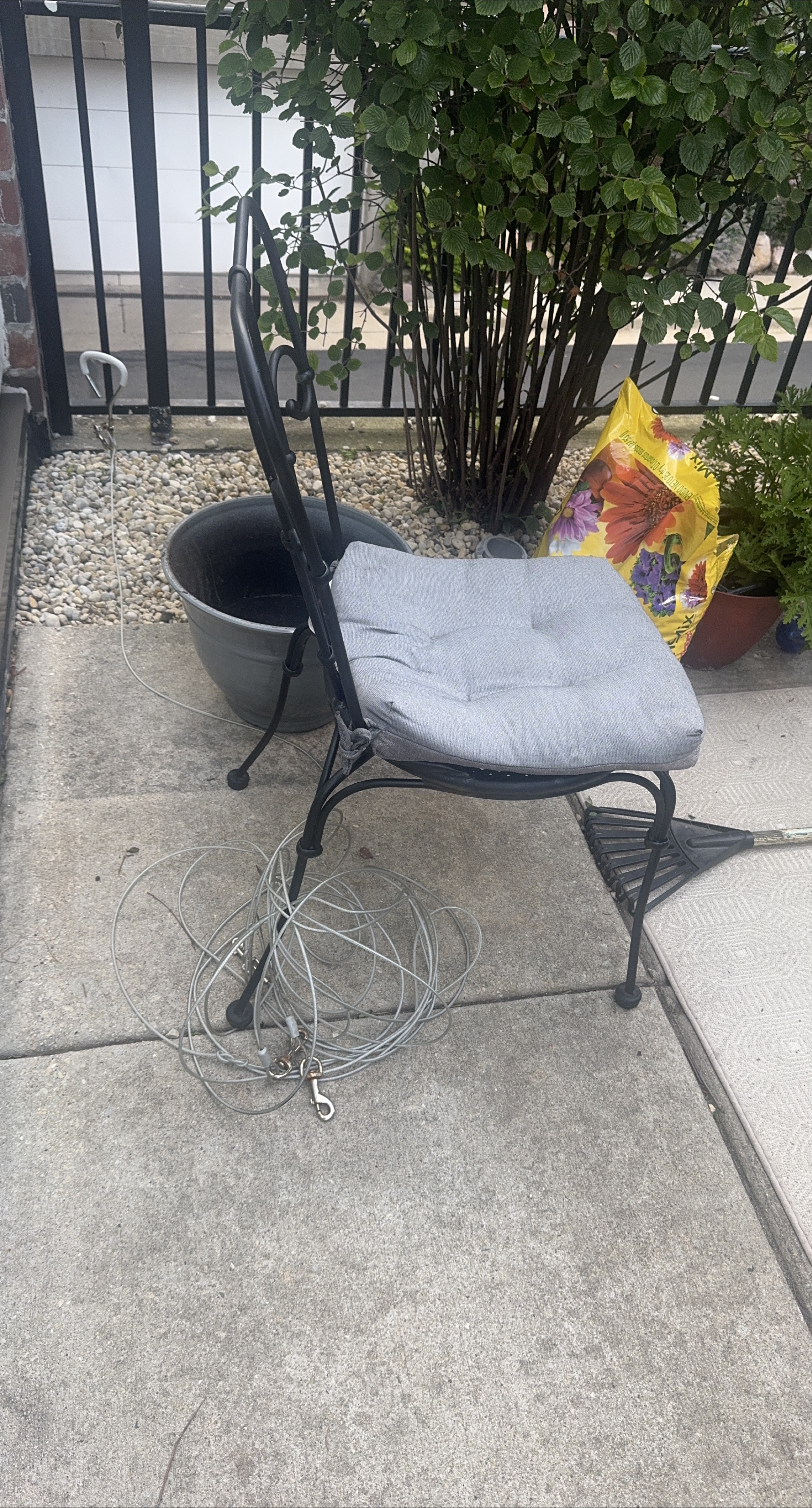 Outdoor Iron Chair with Cushion thumbnail