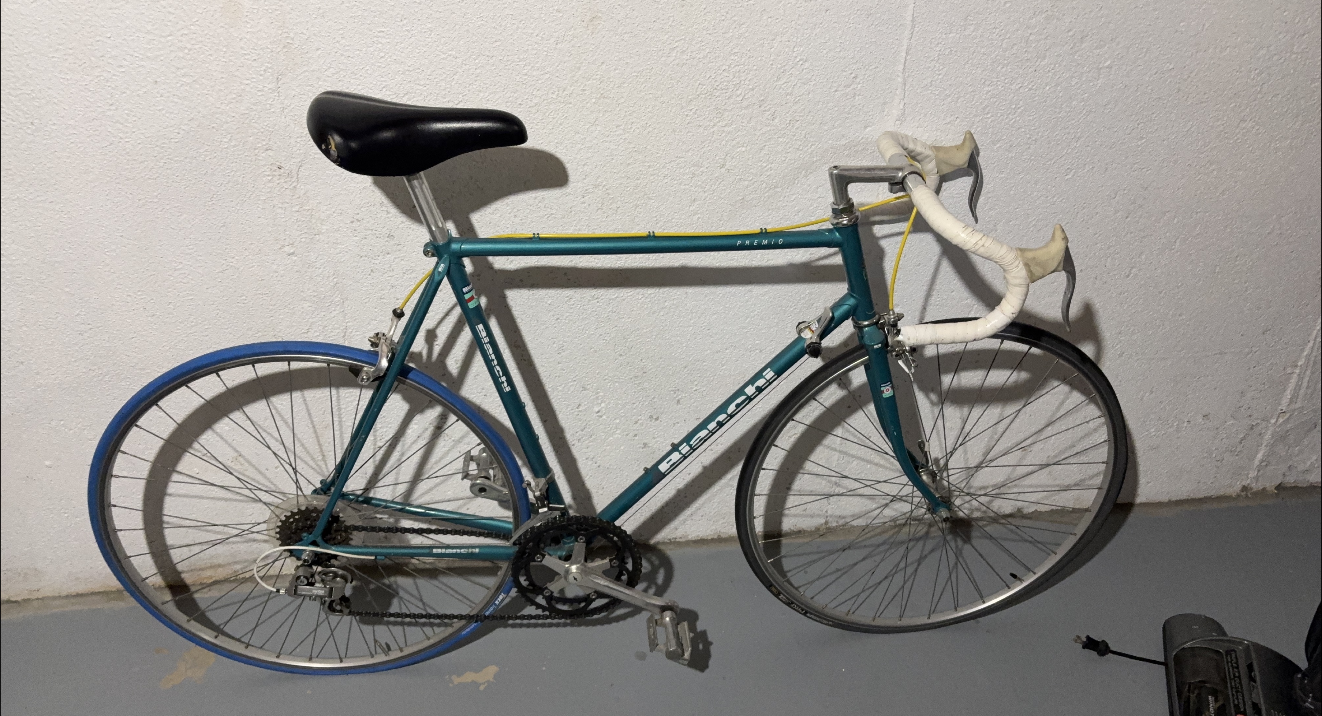 Bianchi Premio Road Bike - Teal thumbnail