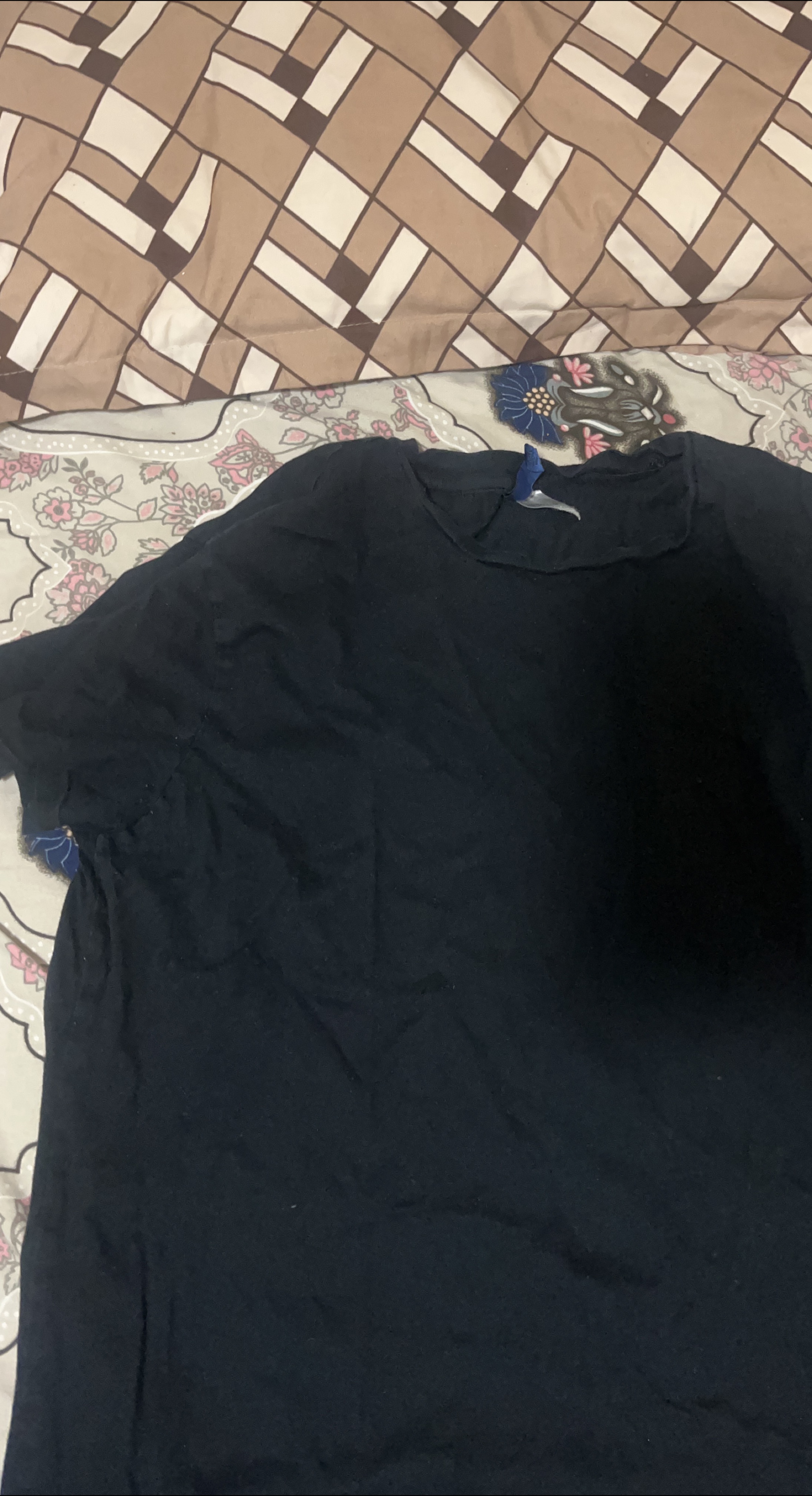 Black T-Shirt thumbnail