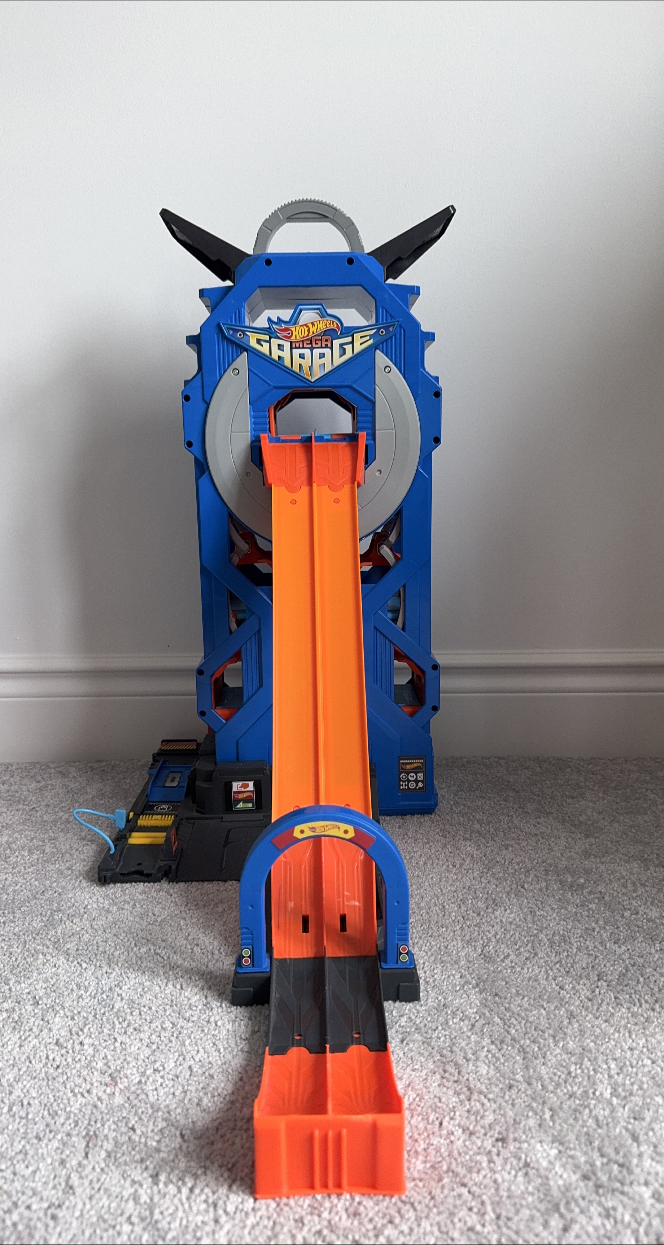 Hot Wheels Mega Garage Playset thumbnail