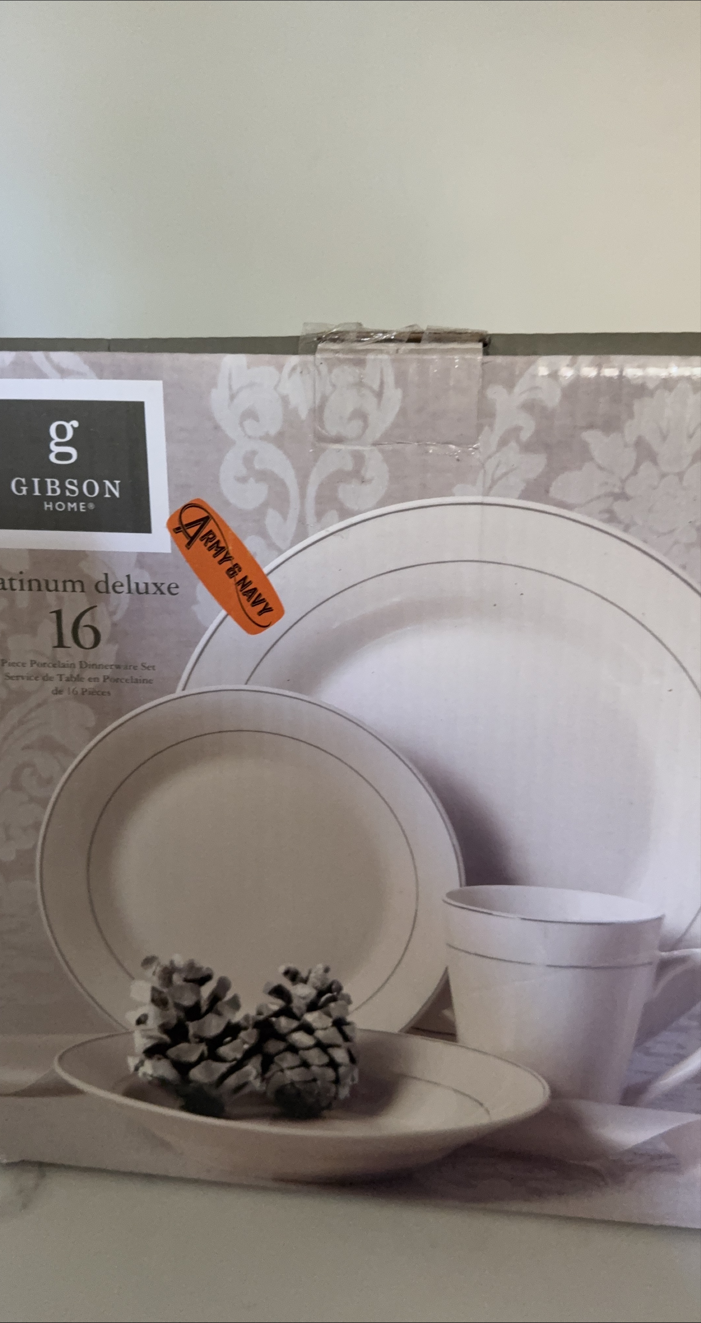 Gibson Home Platinum Deluxe 16 Piece Porcelain Dinnerware Set