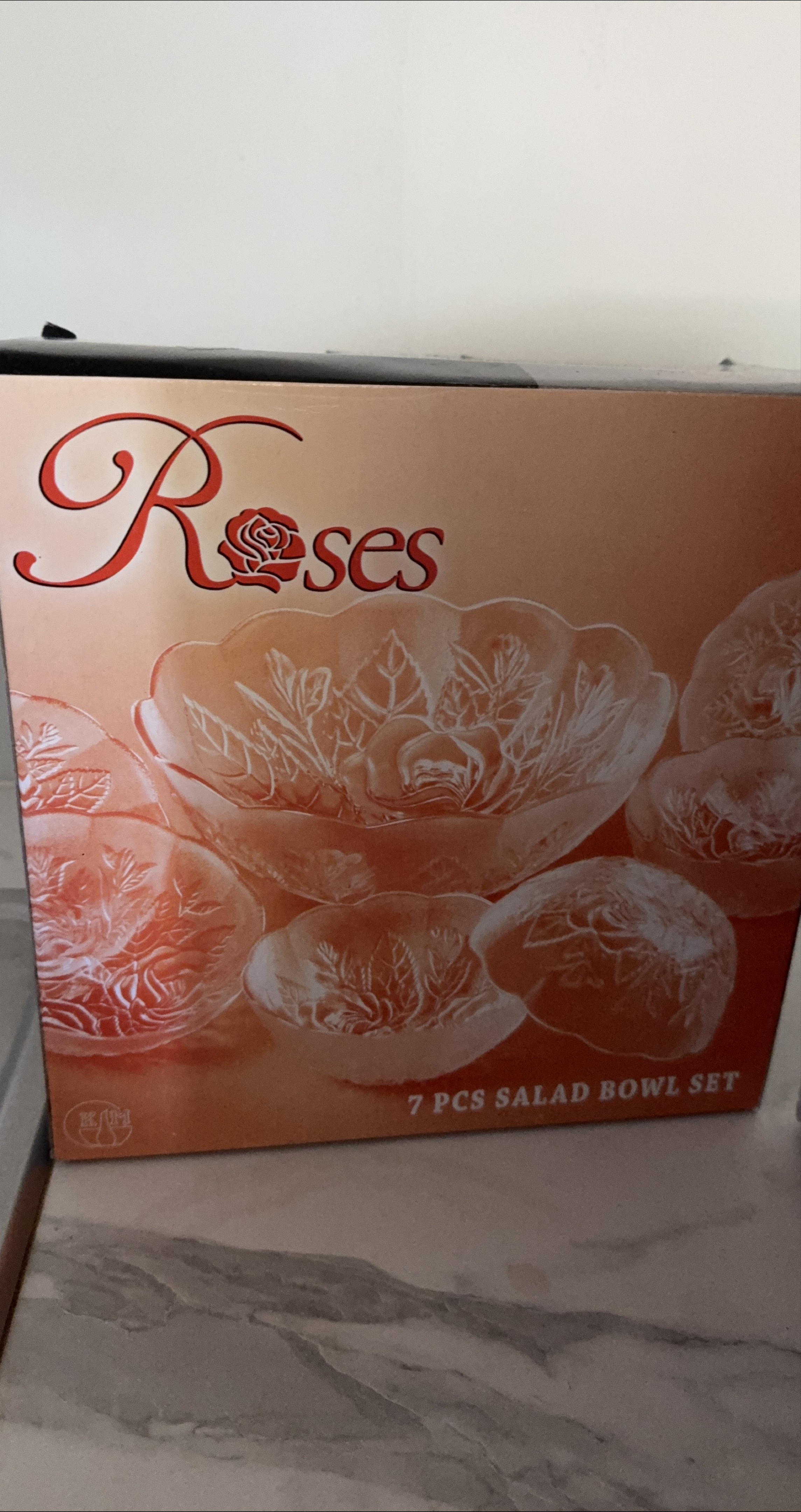 Roses 7-Piece Salad Bowl Set thumbnail