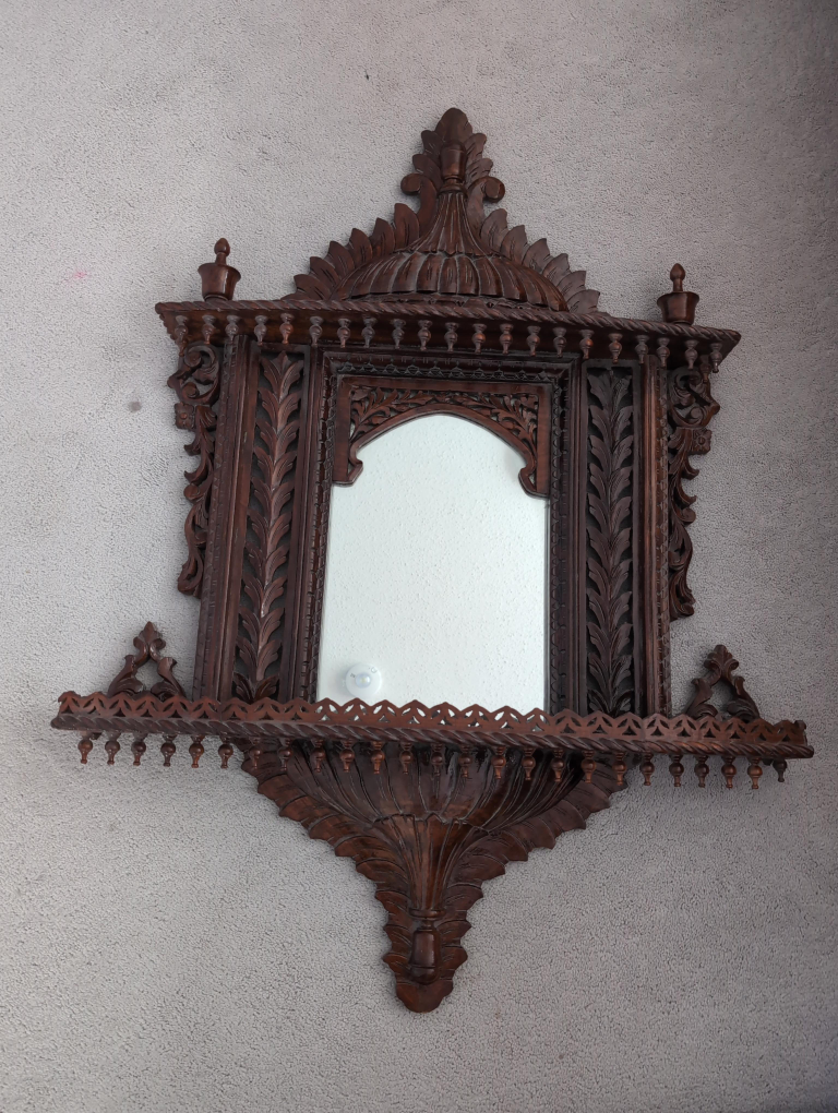 Wall decoration with mirror thumbnail