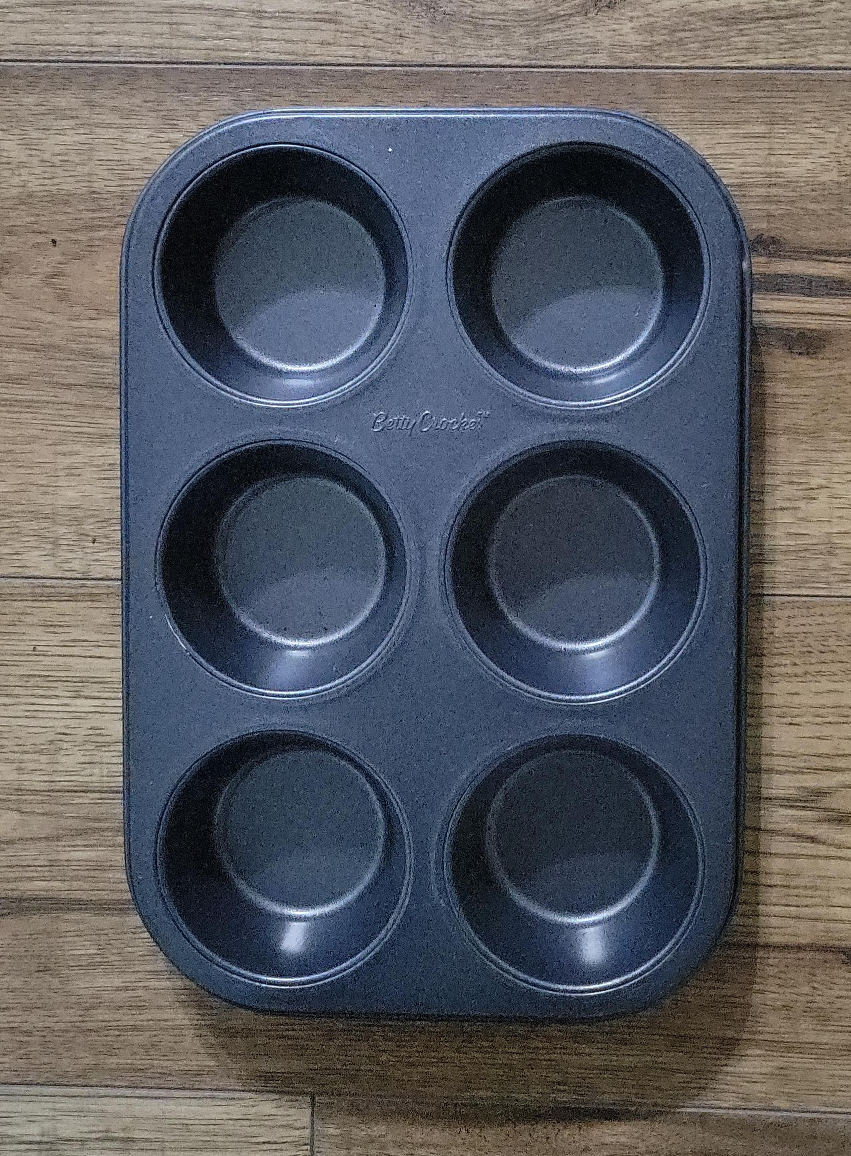Betty Crocker 6-Cup Muffin Pan thumbnail