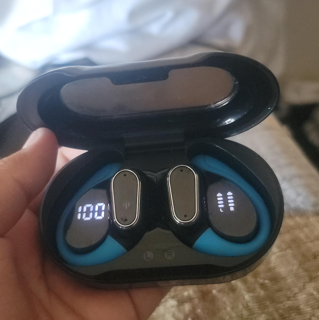 Wireless Earbuds with Charging Case thumbnail