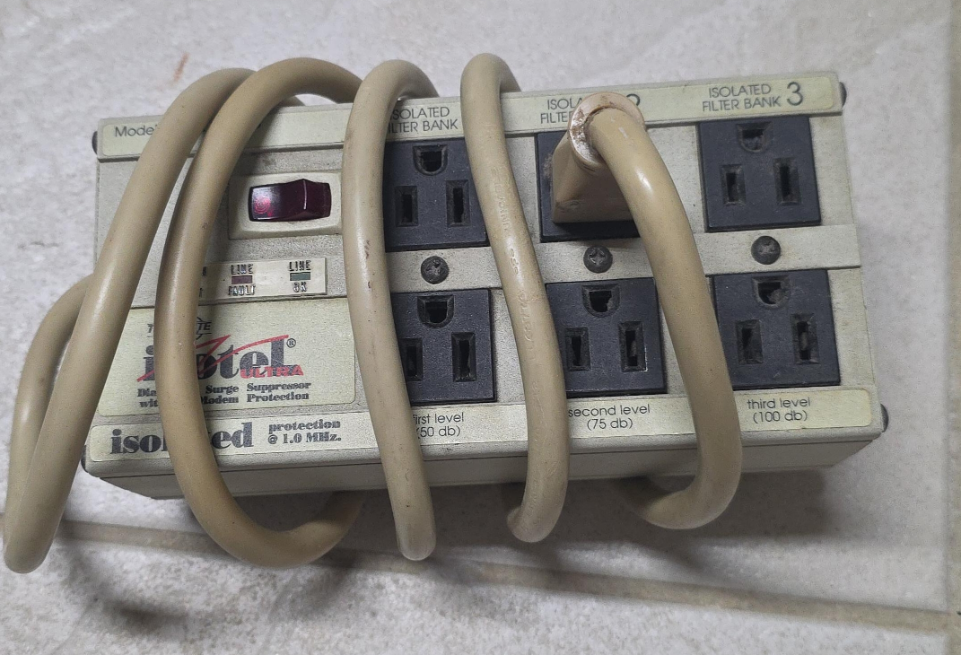 Surge Protector Power Strip thumbnail